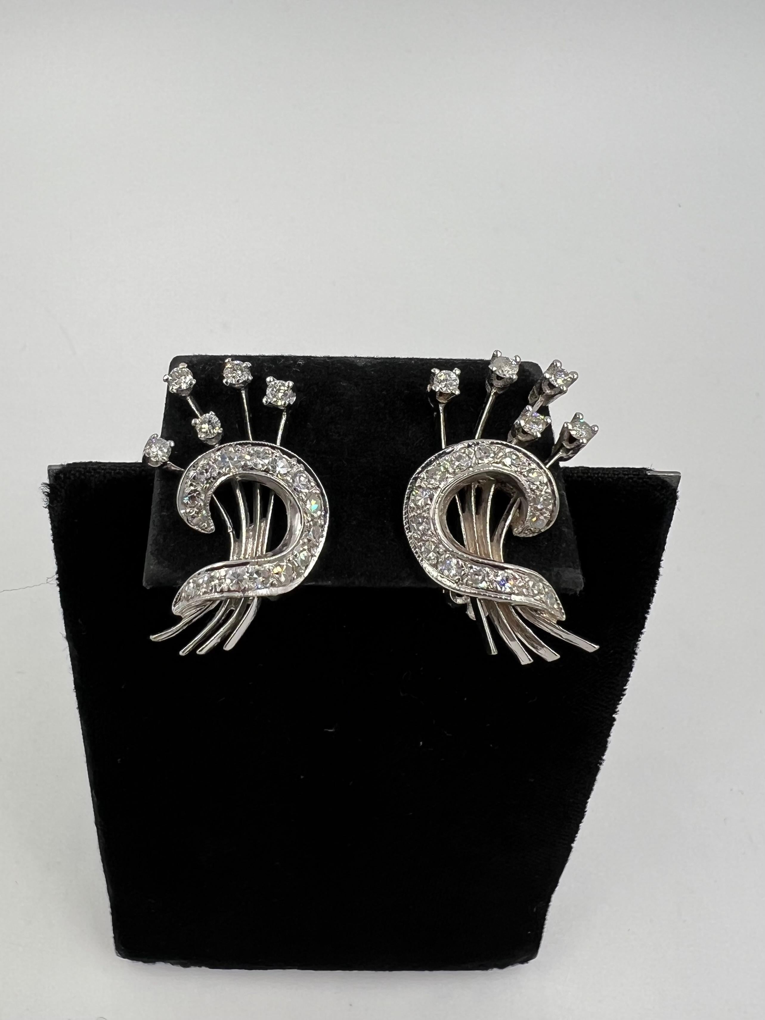 1950s Diamond Floral Spray Clip On Earrings White Gold In Good Condition For Sale In Los Angeles, CA