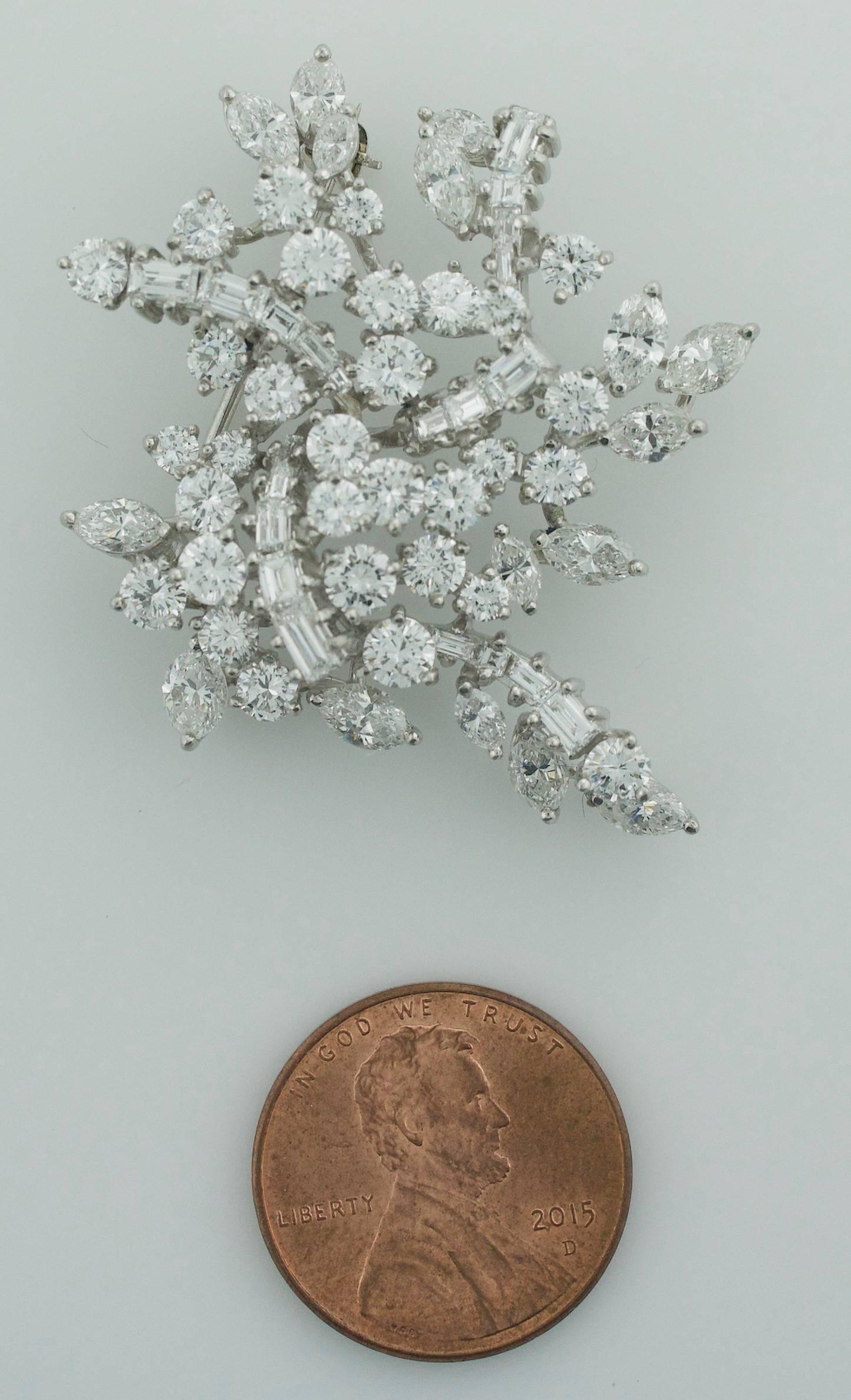 Taille Marquise Broche en diamant faite à la main des années 1950 « Bailey, Banks & Biddle » avec diamants en vente