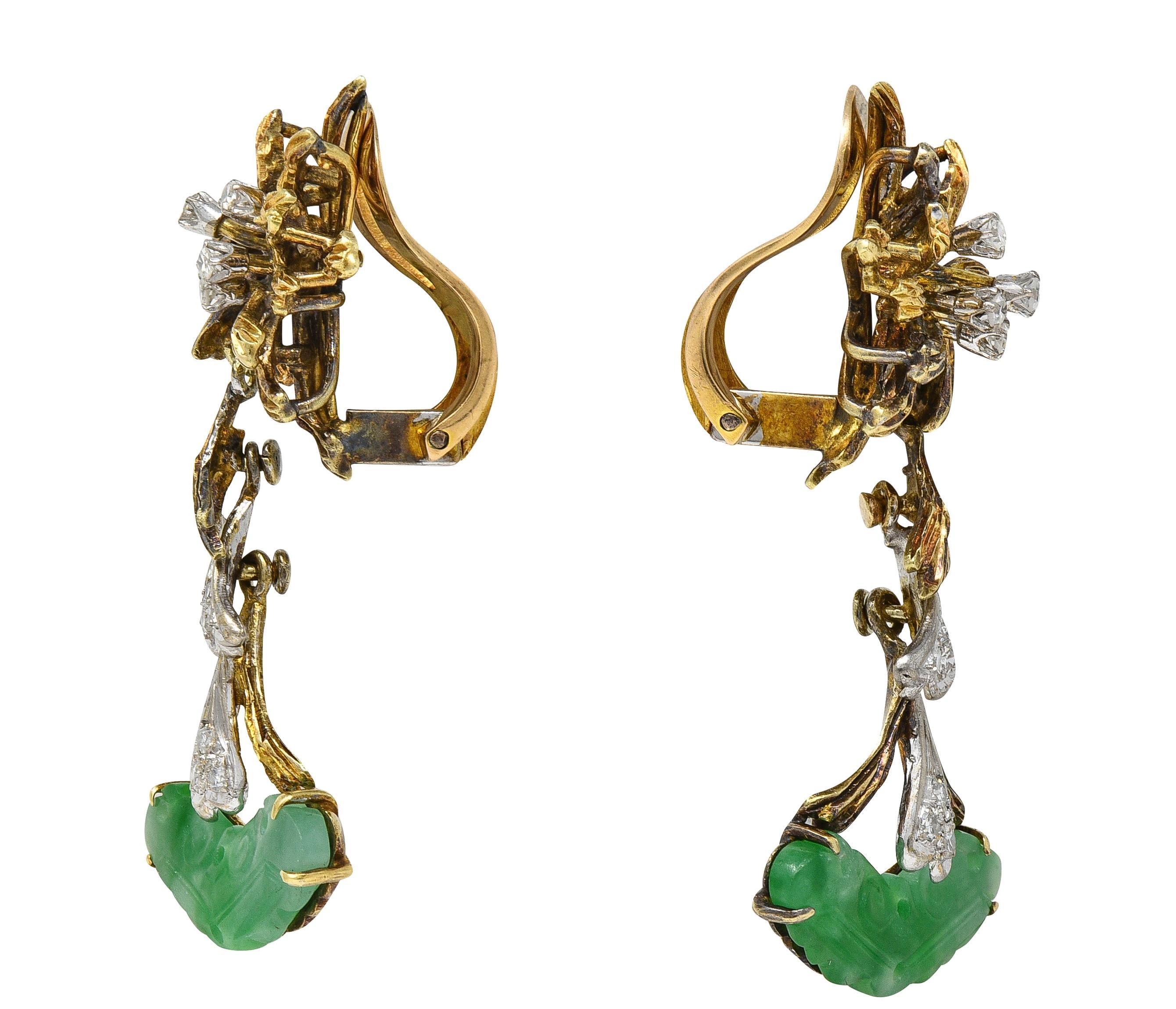 Pendiente de oro de dos tonos de 14 quilates con diamantes de jade de los años 50 Moderno en venta
