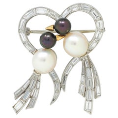 1950
s Diamond Pearl Platinum 18 Karat Yellow Gold Vintage Lovebirds Brooch