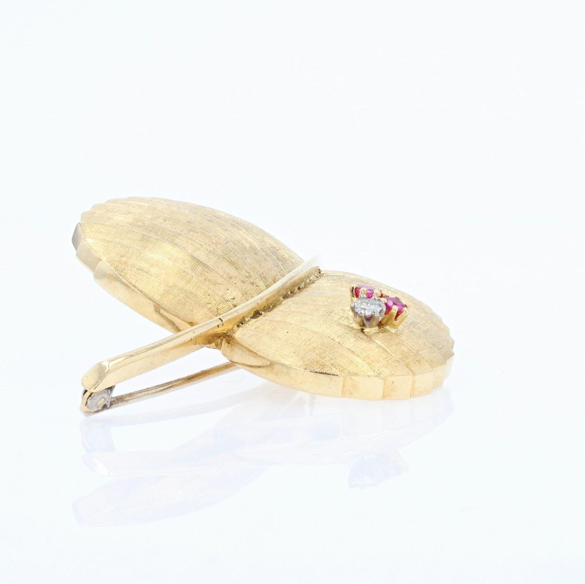 1950s Diamond Ruby 18 Karat Yellow Gold Leaf Brooch For Sale 2