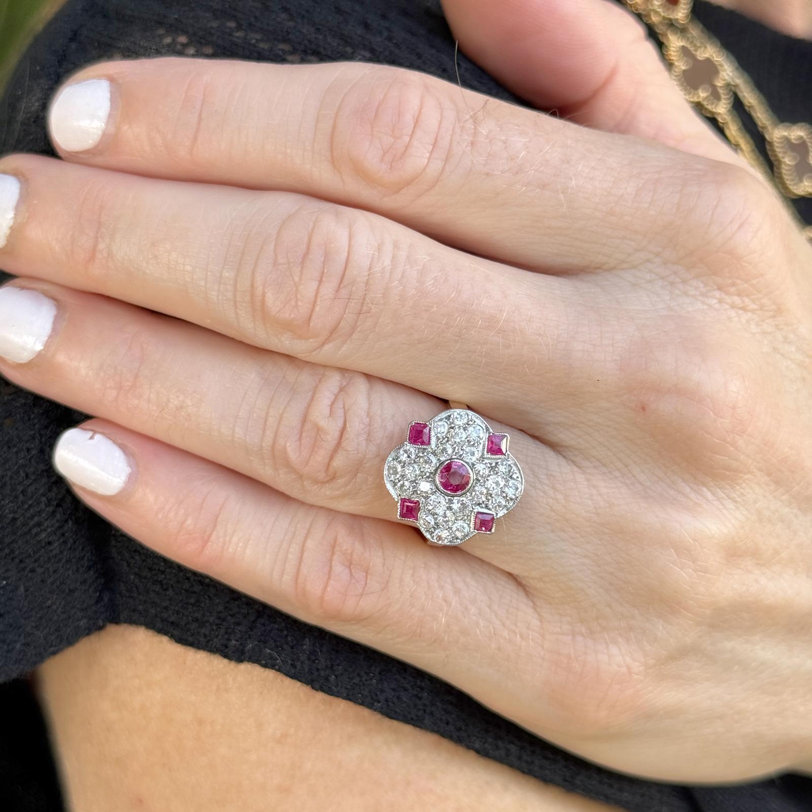 Round Cut 1950's Diamond Ruby 18 Karat Yellow Gold Platinum Vintage Cocktail Ring For Sale
