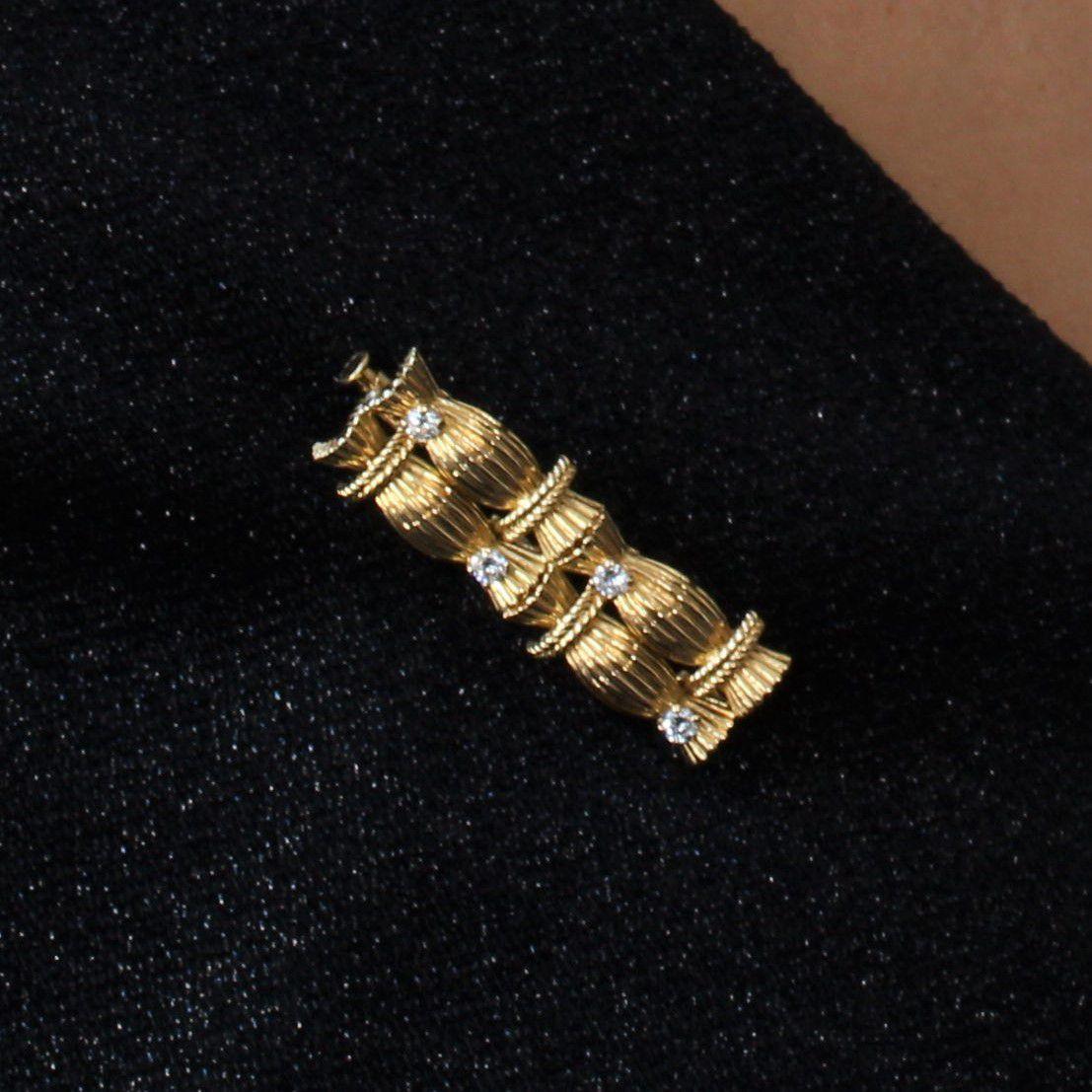 1950s Diamonds 18 Karat Yellow Gold Bundle Brooch In Excellent Condition For Sale In Poitiers, FR