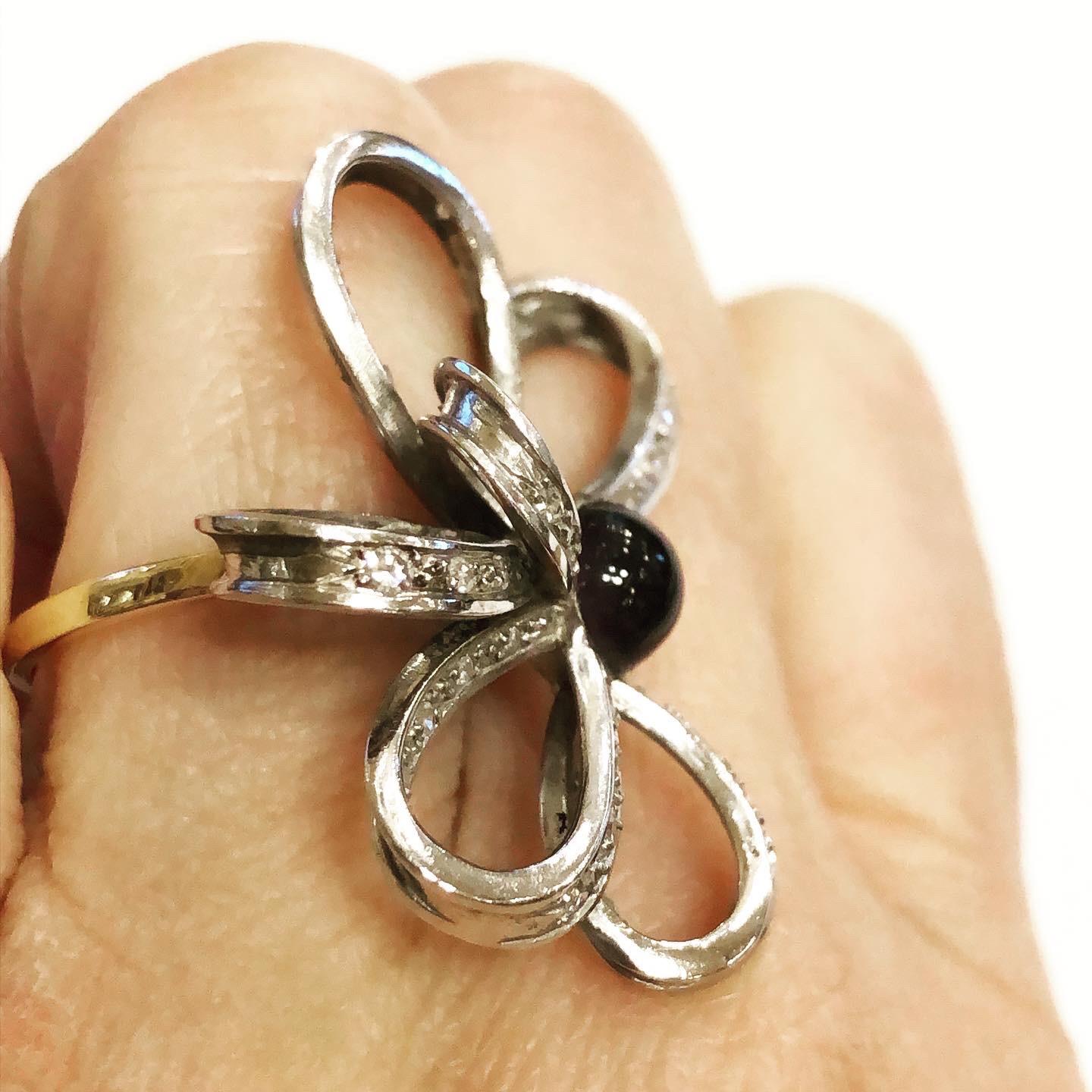1950s Diamonds Amethyst Platinum 18K White Gold Cocktail Ribbon Ring For Sale 1