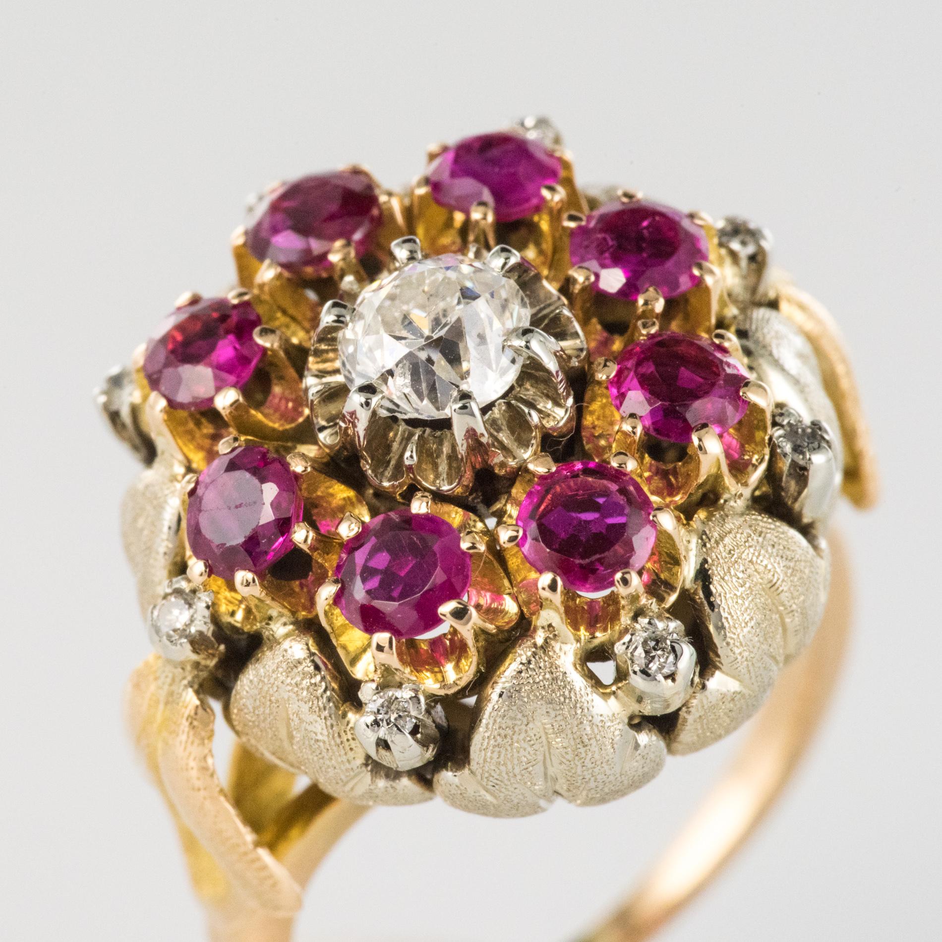 1950s Diamonds Ruby 18 Karat Yellow Gold Flower Ring In Good Condition In Poitiers, FR