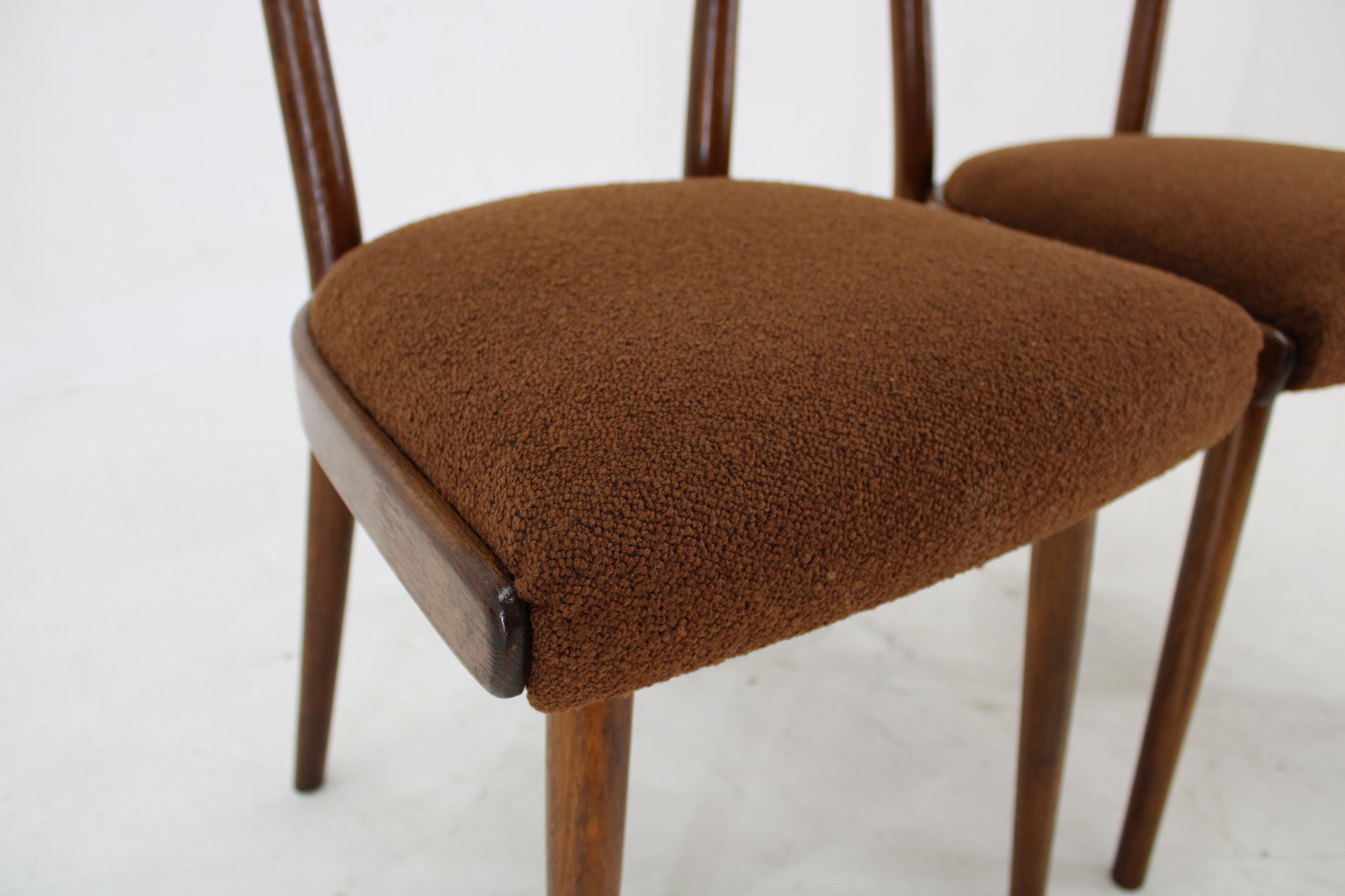 Esszimmerstühle aus Buchenholz in Boucle, Tschechoslowakei, 1950er Jahre im Angebot 7