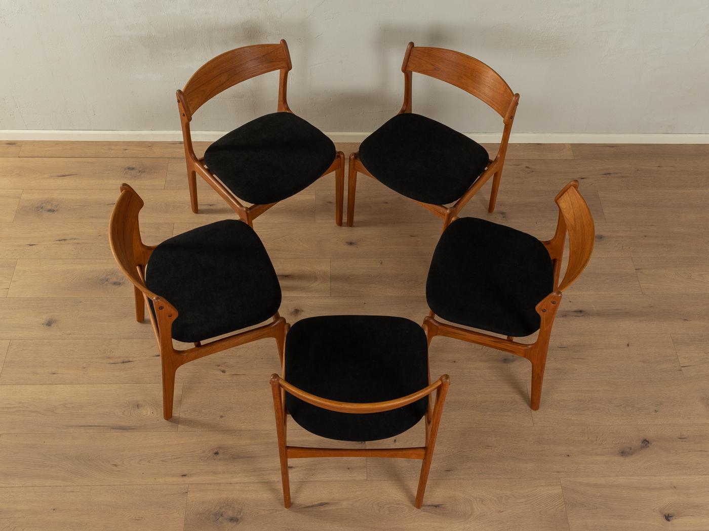 Sedie da pranzo classiche con struttura in teak. Progettato nel 1954. Le sedie sono state tappezzate con un tessuto di alta qualità di colore nero. L'offerta comprende cinque sedie.

Caratteristiche di qualità:

    design accurato: proporzioni