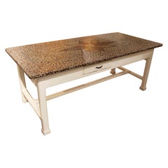 Mesa de comedor de los años 50 con tablero de mosaico en forma de estrella