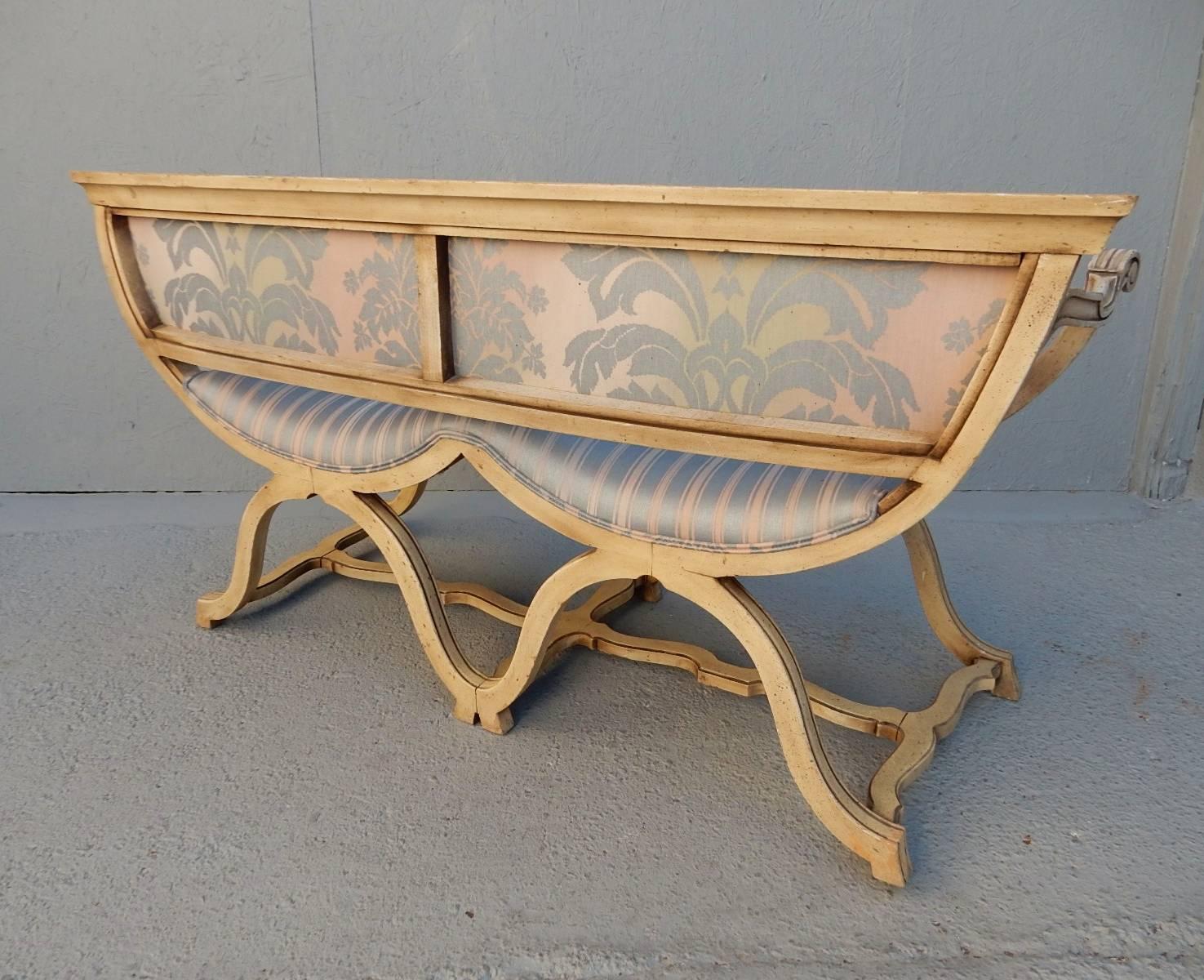 1950s French-Blue Silk Settee attributed to Dorothy Draper In Fair Condition In Las Vegas, NV