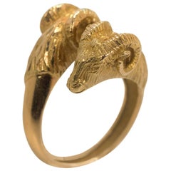 1950s Double Rams Head 18 Karat Yellow Gold Ring