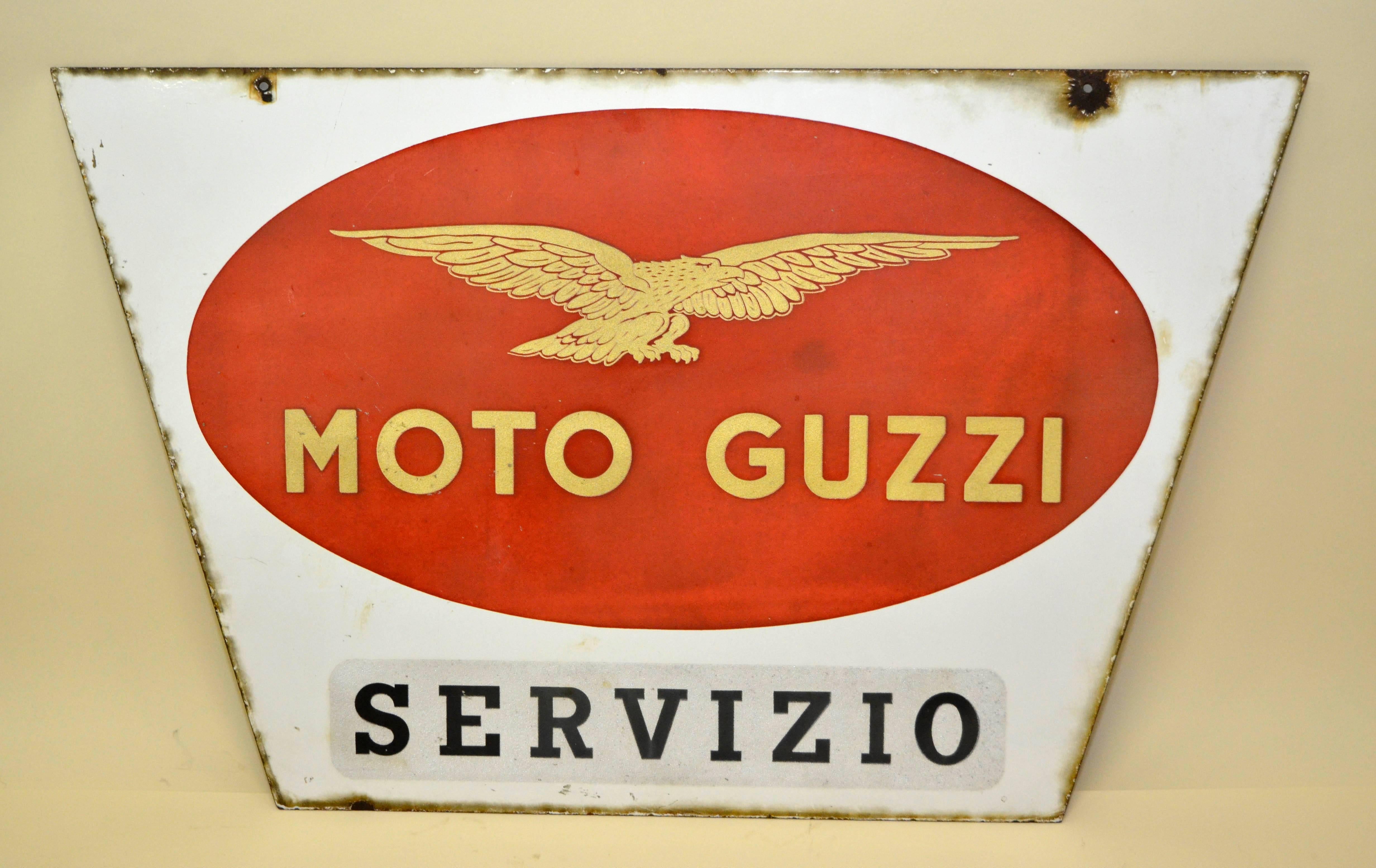1950s Double-Sided Italian Enamel Metal Vintage Moto Guzzi Servizio Sign In Good Condition For Sale In Milan, IT
