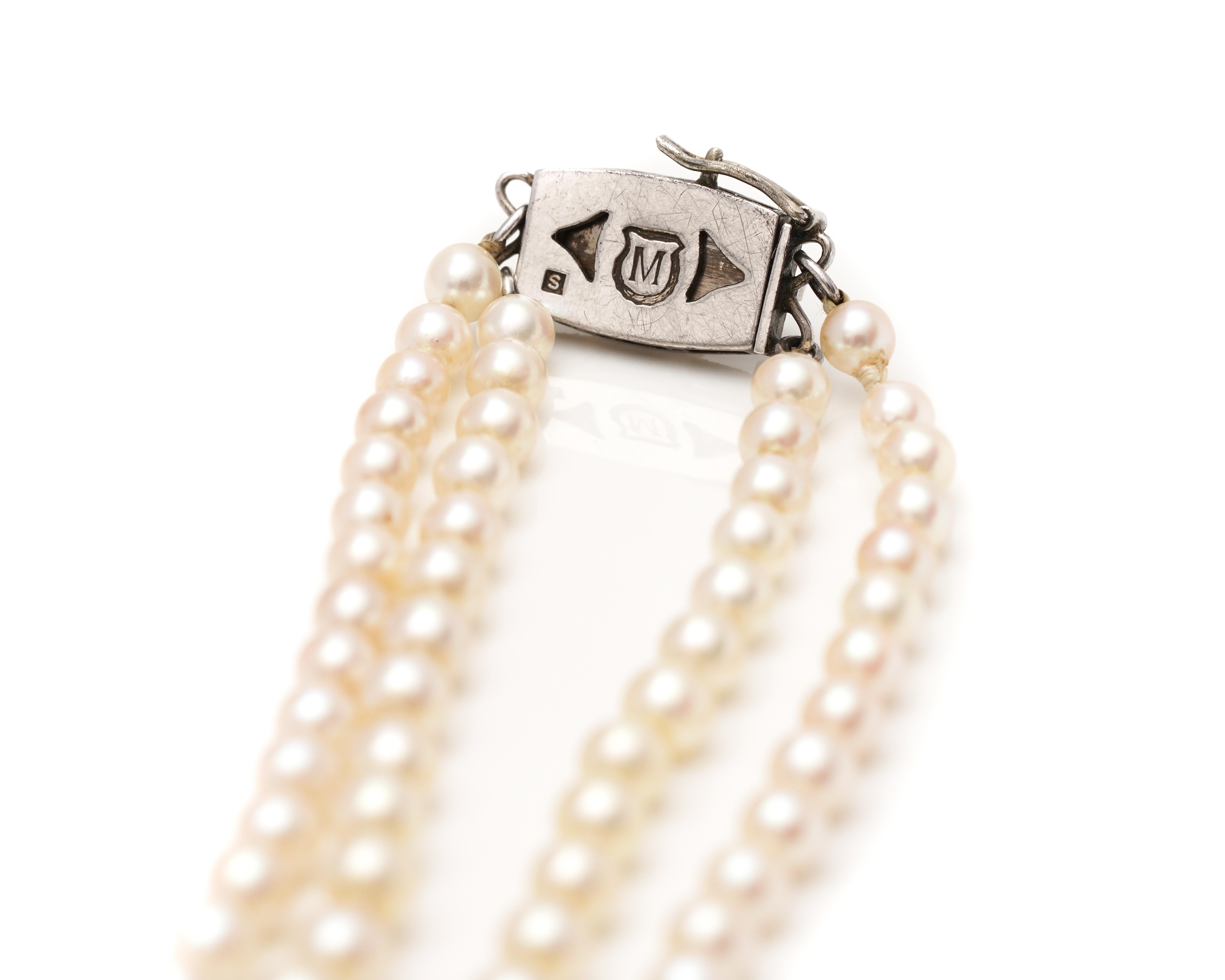 1950s Double Strand Pearl Clasp Necklace In Excellent Condition In Hicksville, NY