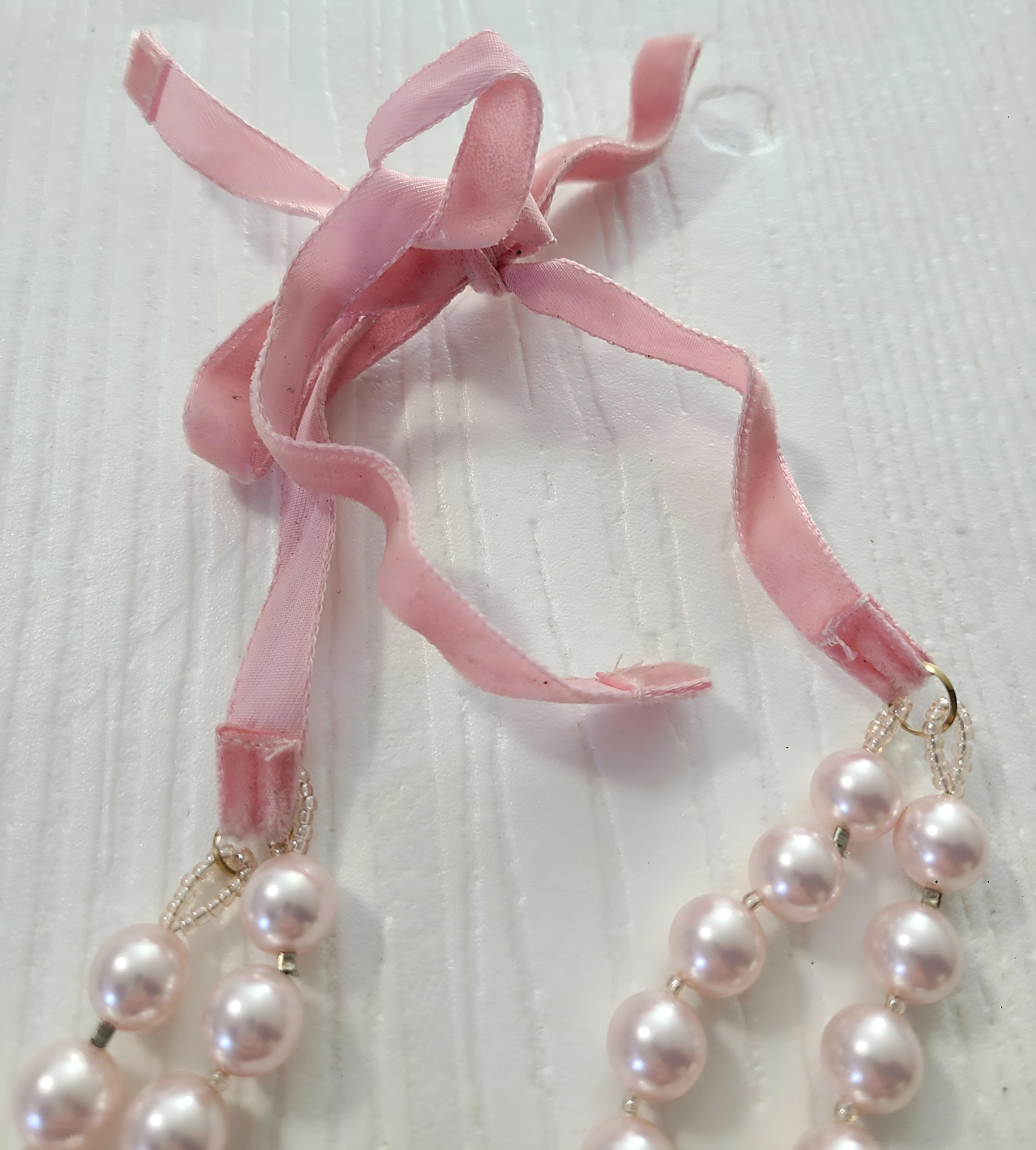 Art Nouveau 1950s Double Strand Pink Freshwater Pearl Necklace w/ Pink Velvet Closure  For Sale