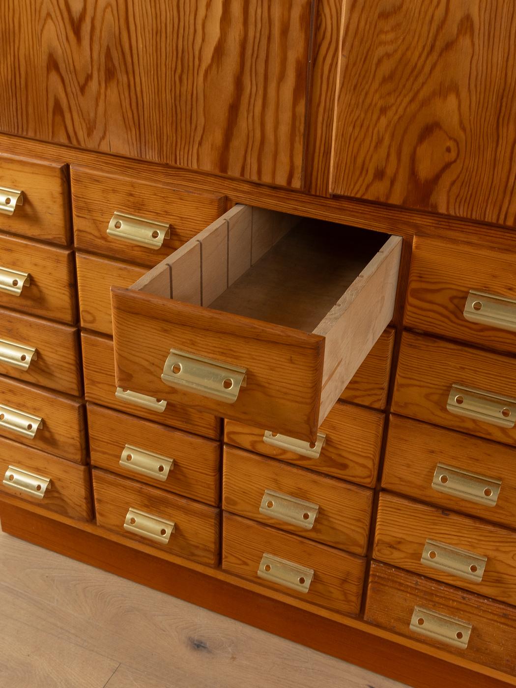 Pine 1950s Drawer Cabinet For Sale