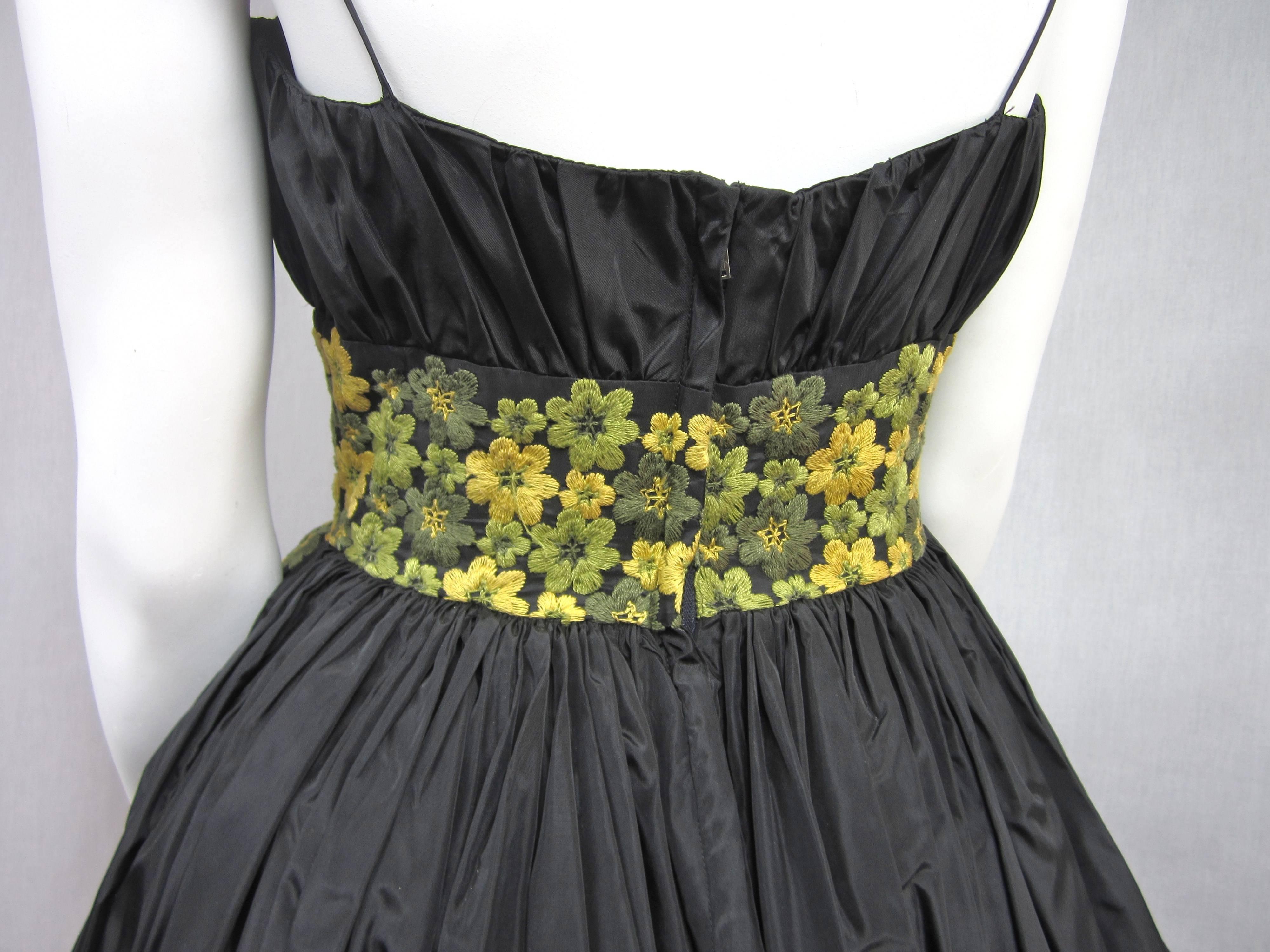  1950s Dress Black Embroidered Shelf Bust Taffeta Party Dress For Sale 3