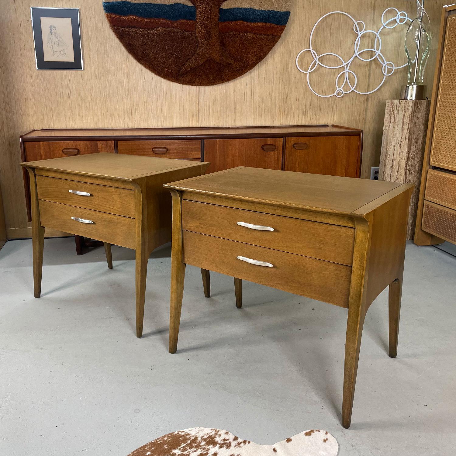 1950's Drexel Profile K75 End Chest Bedside Lamp Tables by John Van Koert 7