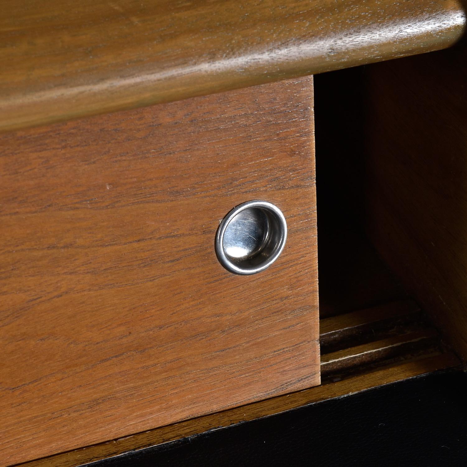 Scrivania con piano in pelle Drexel Profile del 1950 di John Van Koert in vendita 6