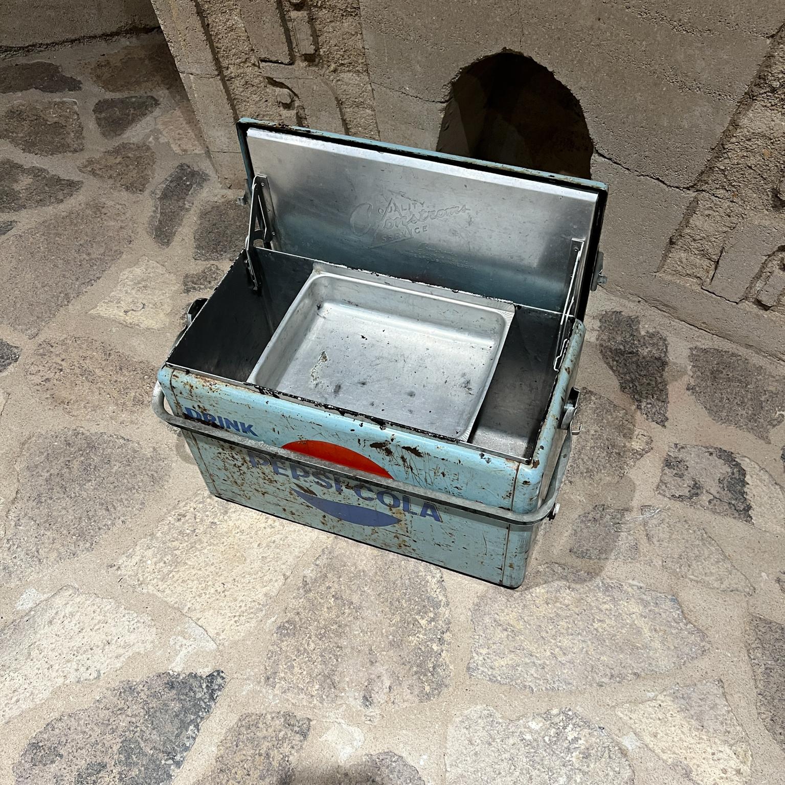 Métal Glacière à boissons Pepsi Cola des années 1950 en vente