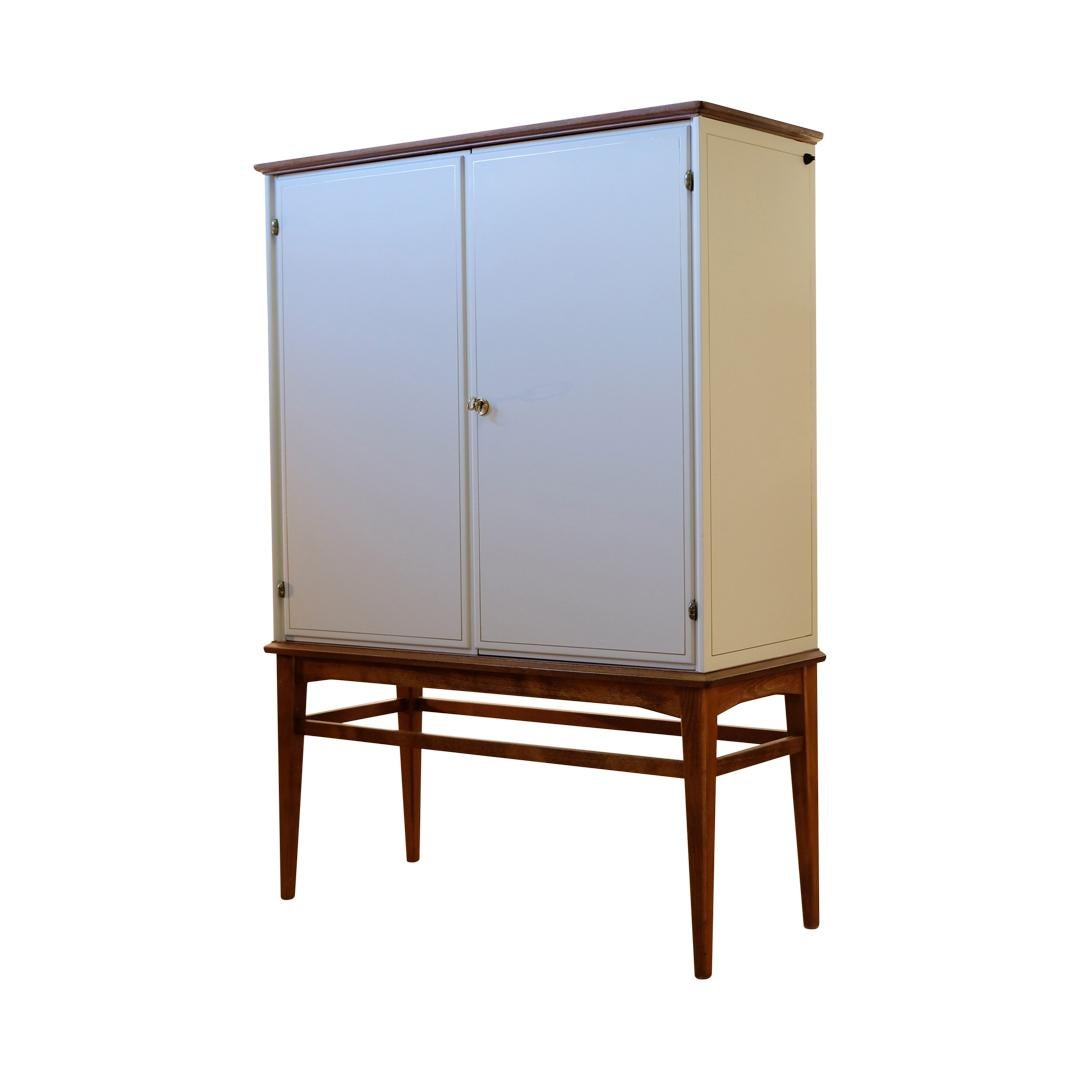 Mid-Century Modern 1950's Drinks Cabinet For Sale