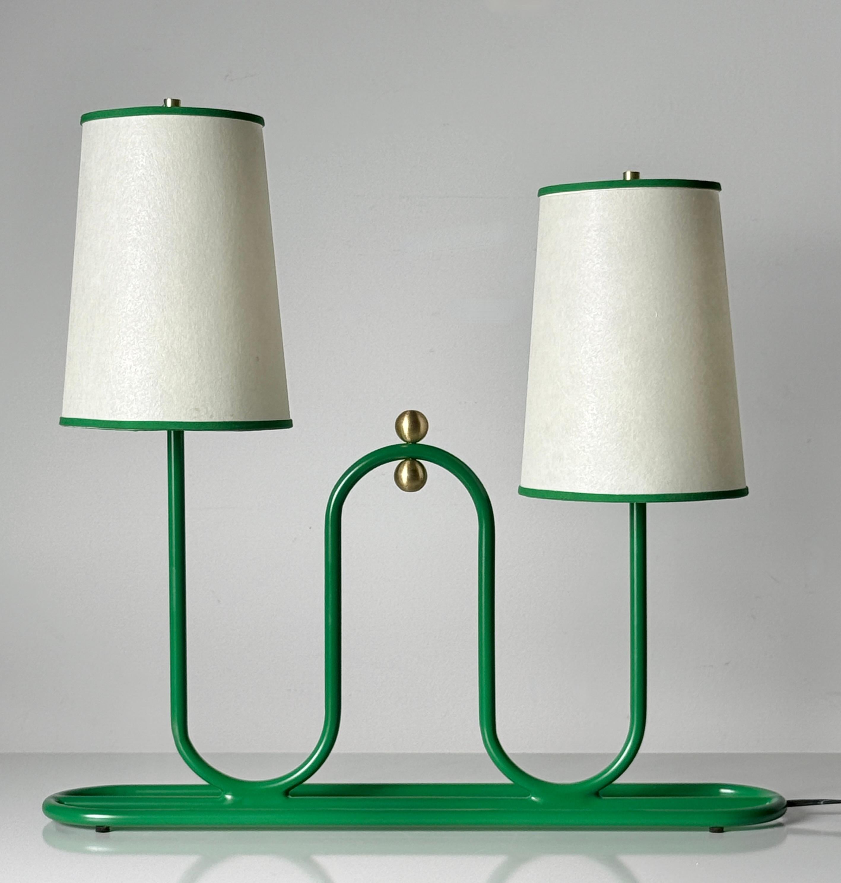 1950s Dual Shade Green Sculptural Table or Desk Lamp In Good Condition For Sale In Troy, MI