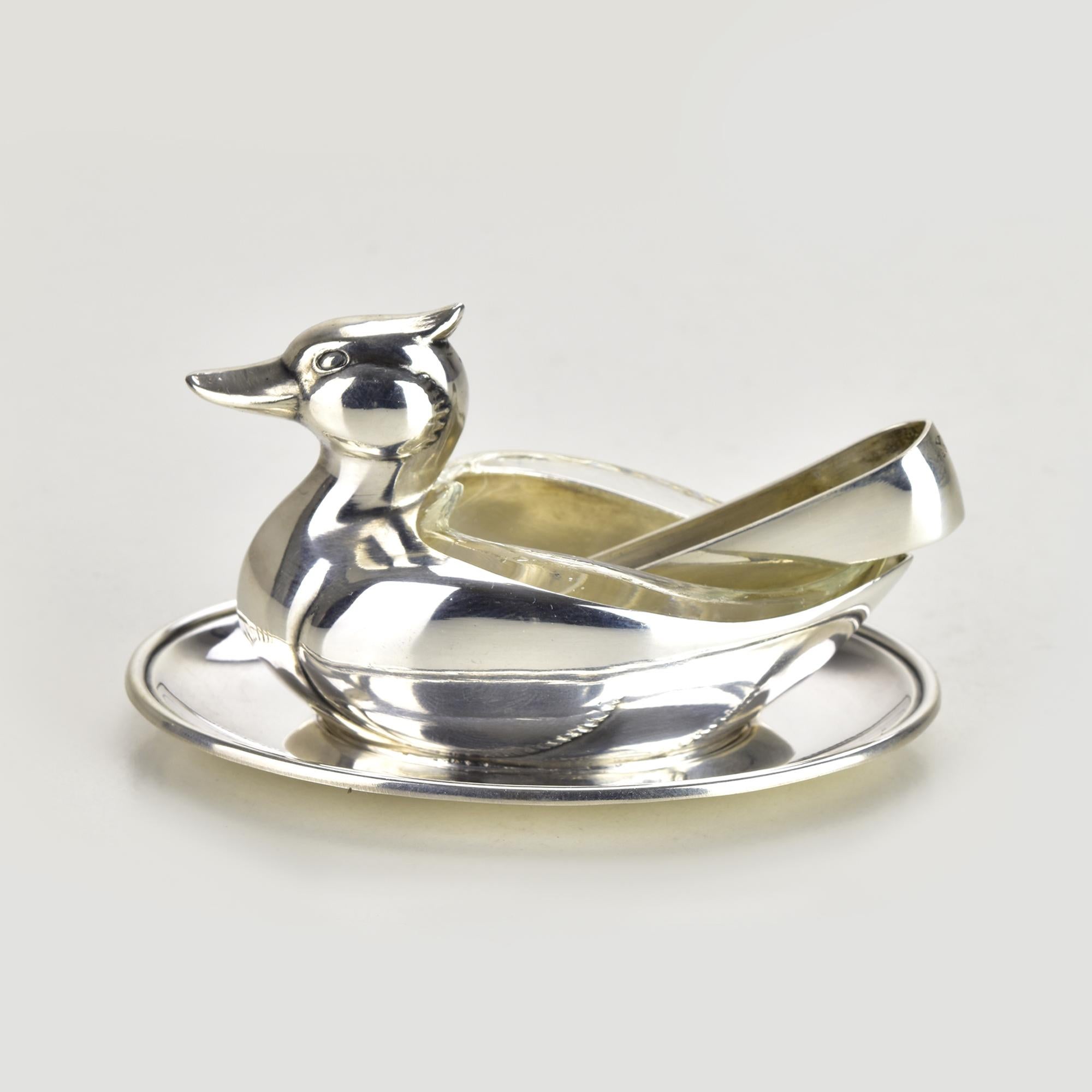 Suisse Salière et cave à épices en argent 800 en forme de canard des années 1950 avec langue par Jetzler Swiss en vente