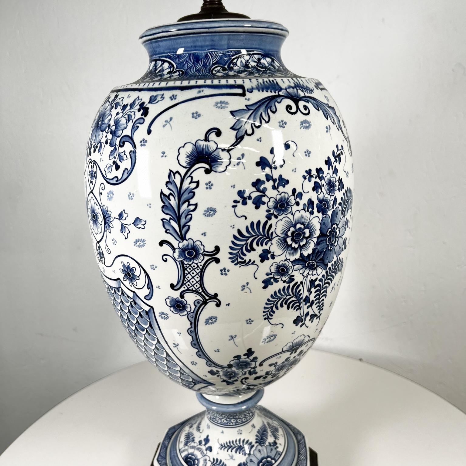 1950s Dutch Ceramics Blue and White Fine Windmill Table Lamp 5