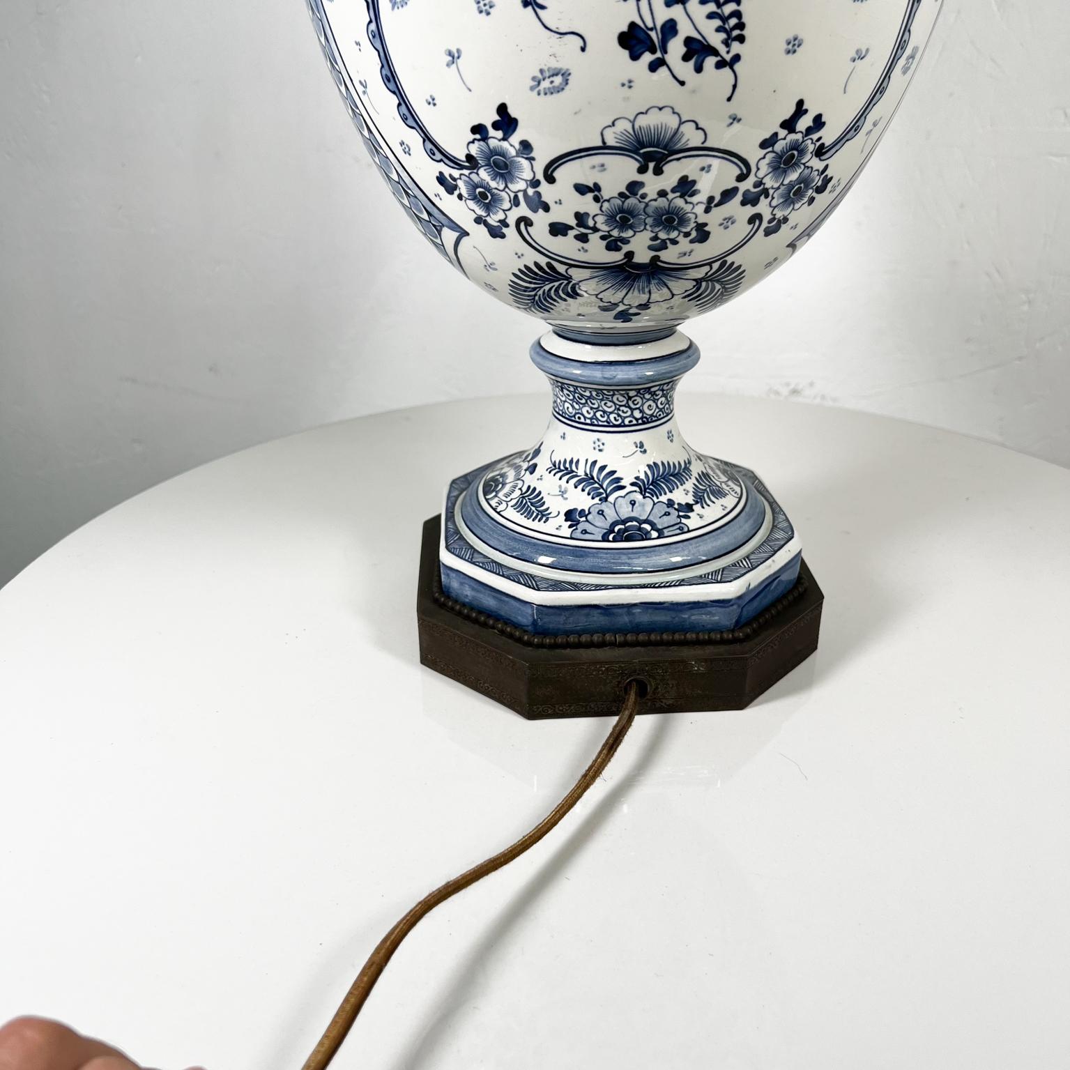 1950s Dutch Ceramics Blue and White Fine Windmill Table Lamp 6