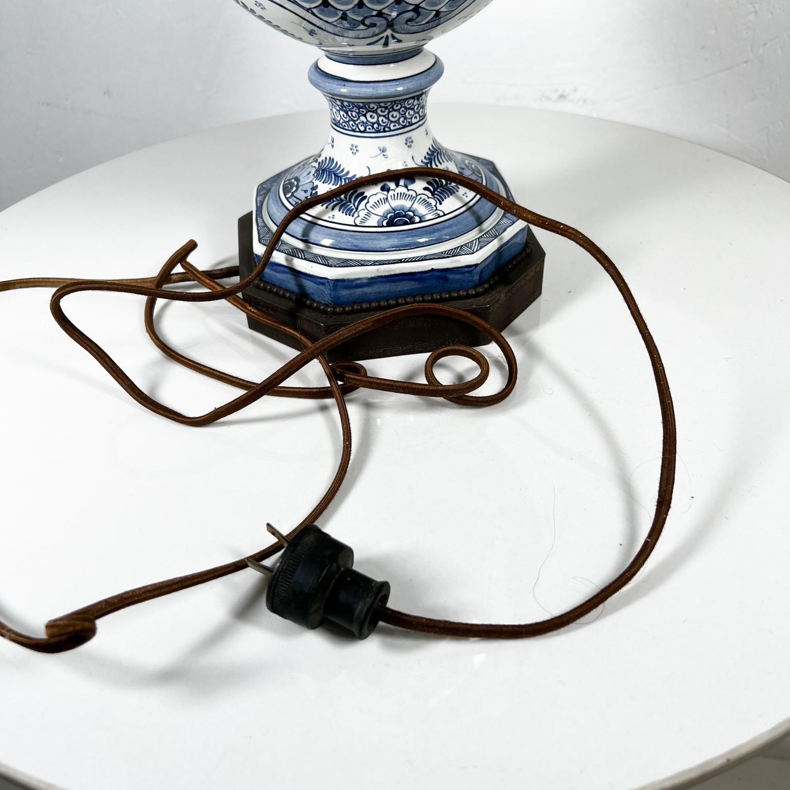 1950s Dutch Ceramics Blue and White Fine Windmill Table Lamp 11