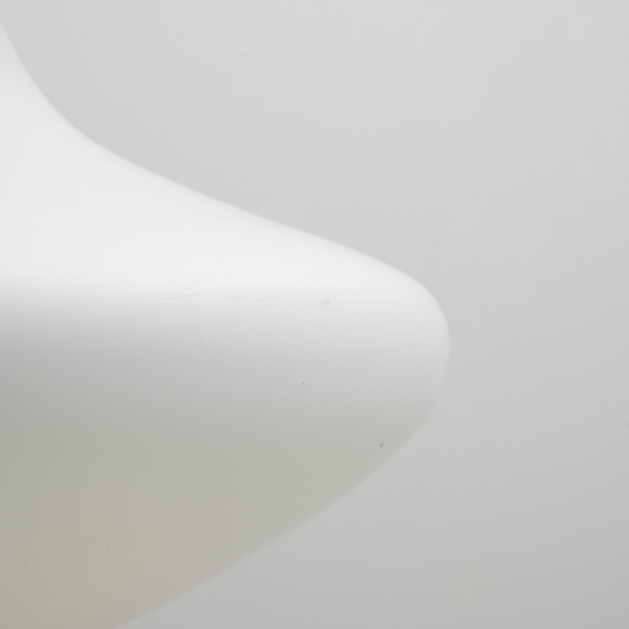 Lampada a sospensione olandese degli anni '50 in Wood Philips e vetro opalino di Louis Kalff in vendita 5