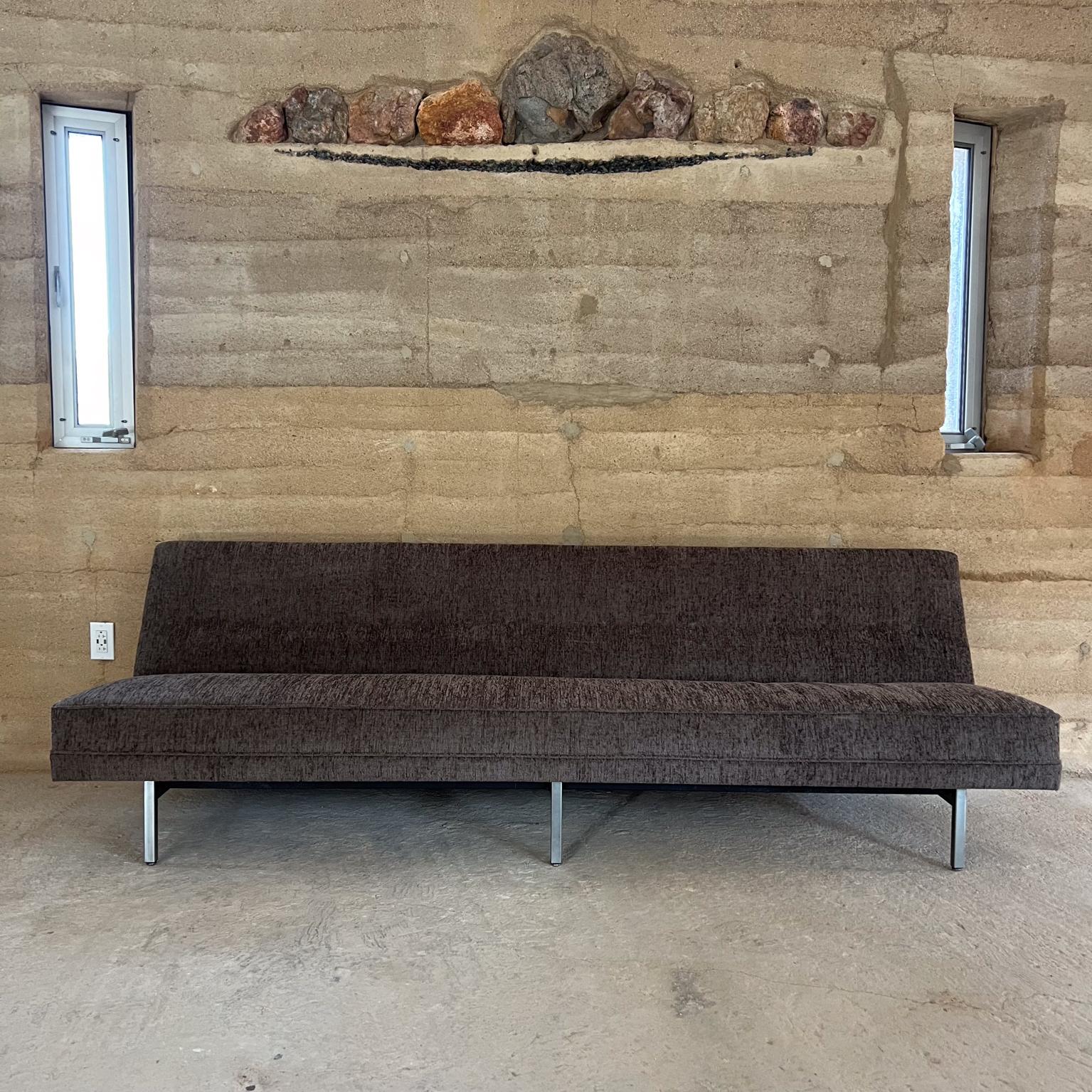 AMBIANIC presents
Modern Sofa by George Nelson for Herman Miller.
Early label design 1950s
28 h x 91 w x 30 d Seat 15.5
Retains Herman Miller label.
Sofa has chrome plated legs, patina present.
Sofa has new upholstery.
Preowned vintage unrestored