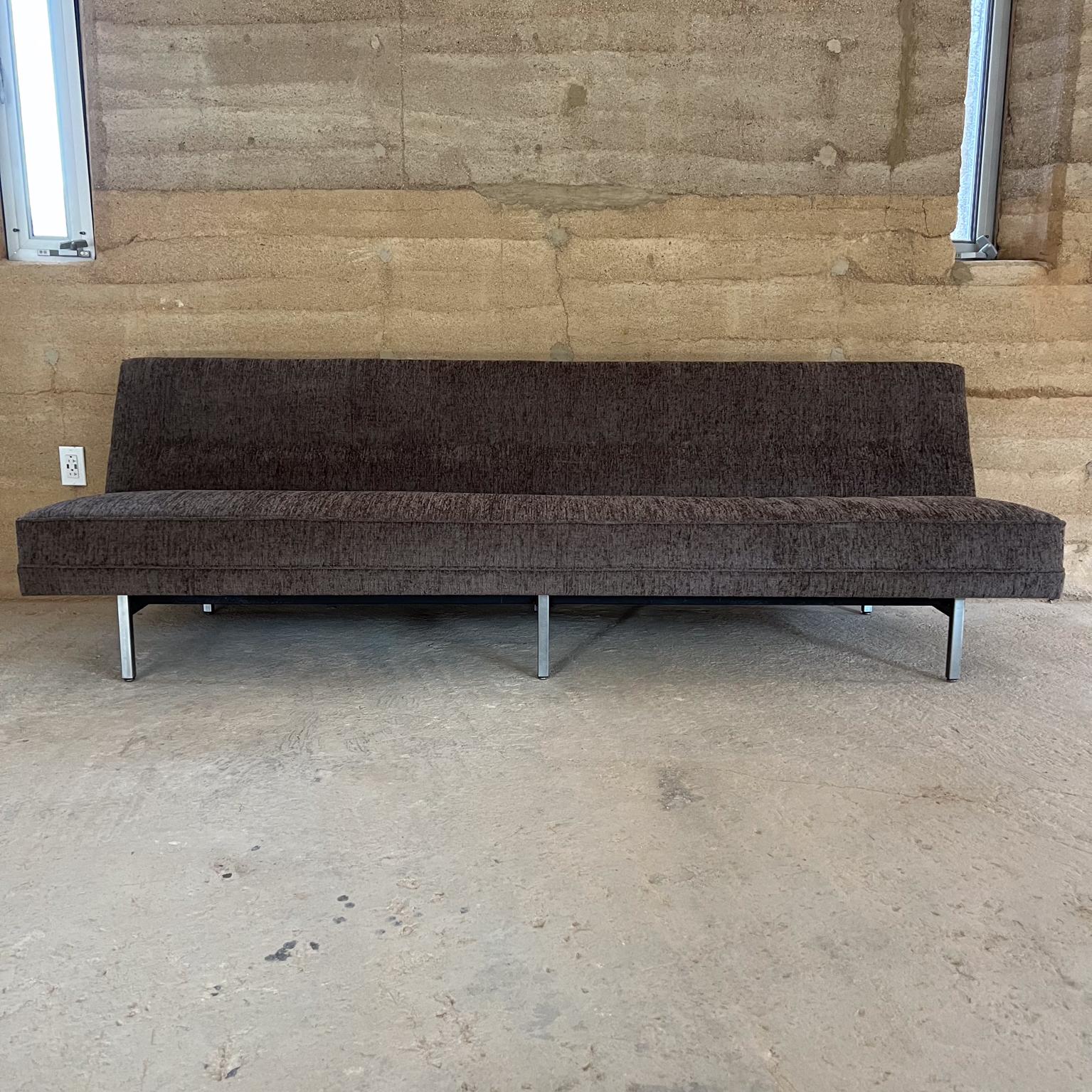 1950s Modern Gray Sofa George Nelson Herman Miller New Upholstery (Moderne der Mitte des Jahrhunderts)