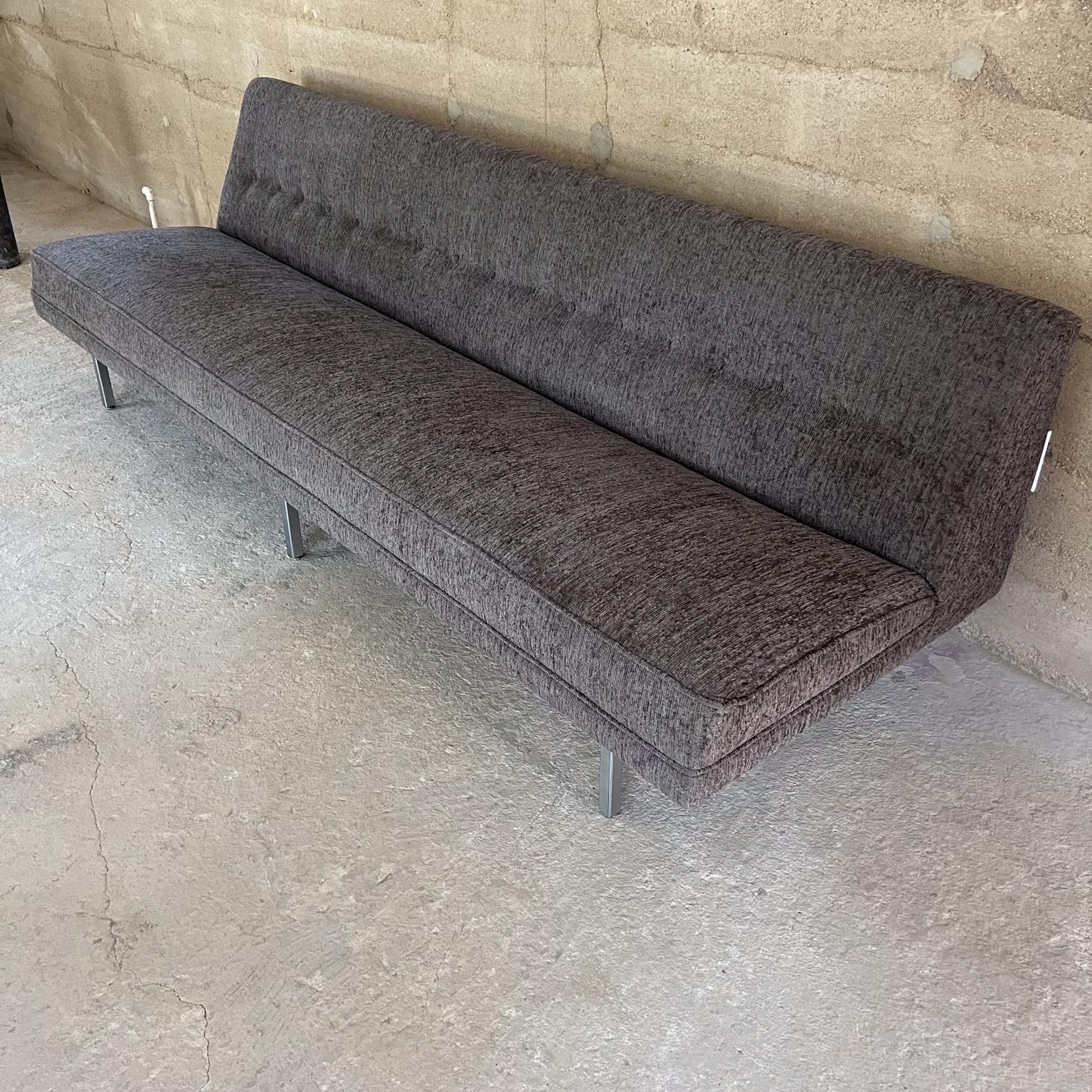 1950s Modern Gray Sofa George Nelson Herman Miller New Upholstery In Good Condition For Sale In Chula Vista, CA