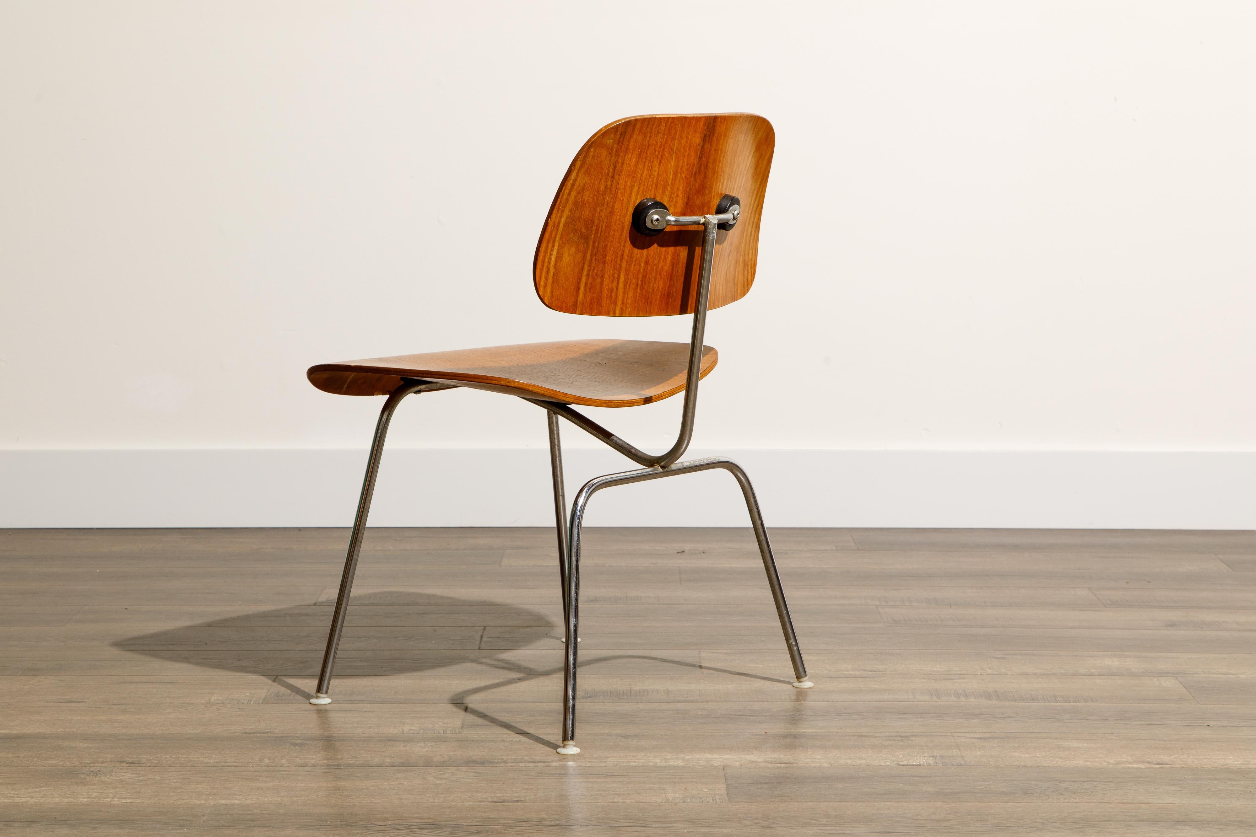 chaises 'DCM' des années 1950 par Charles Eames pour Herman Miller:: signées 8