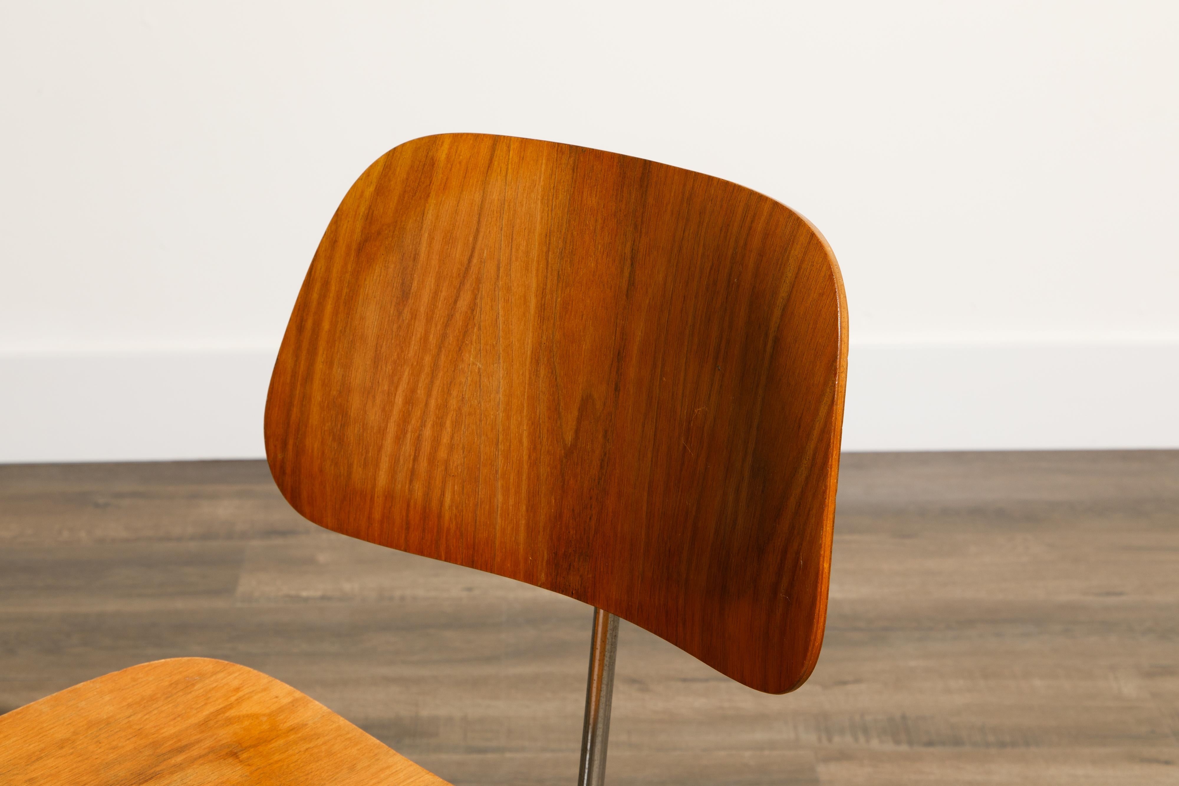 chaises 'DCM' des années 1950 par Charles Eames pour Herman Miller:: signées 9