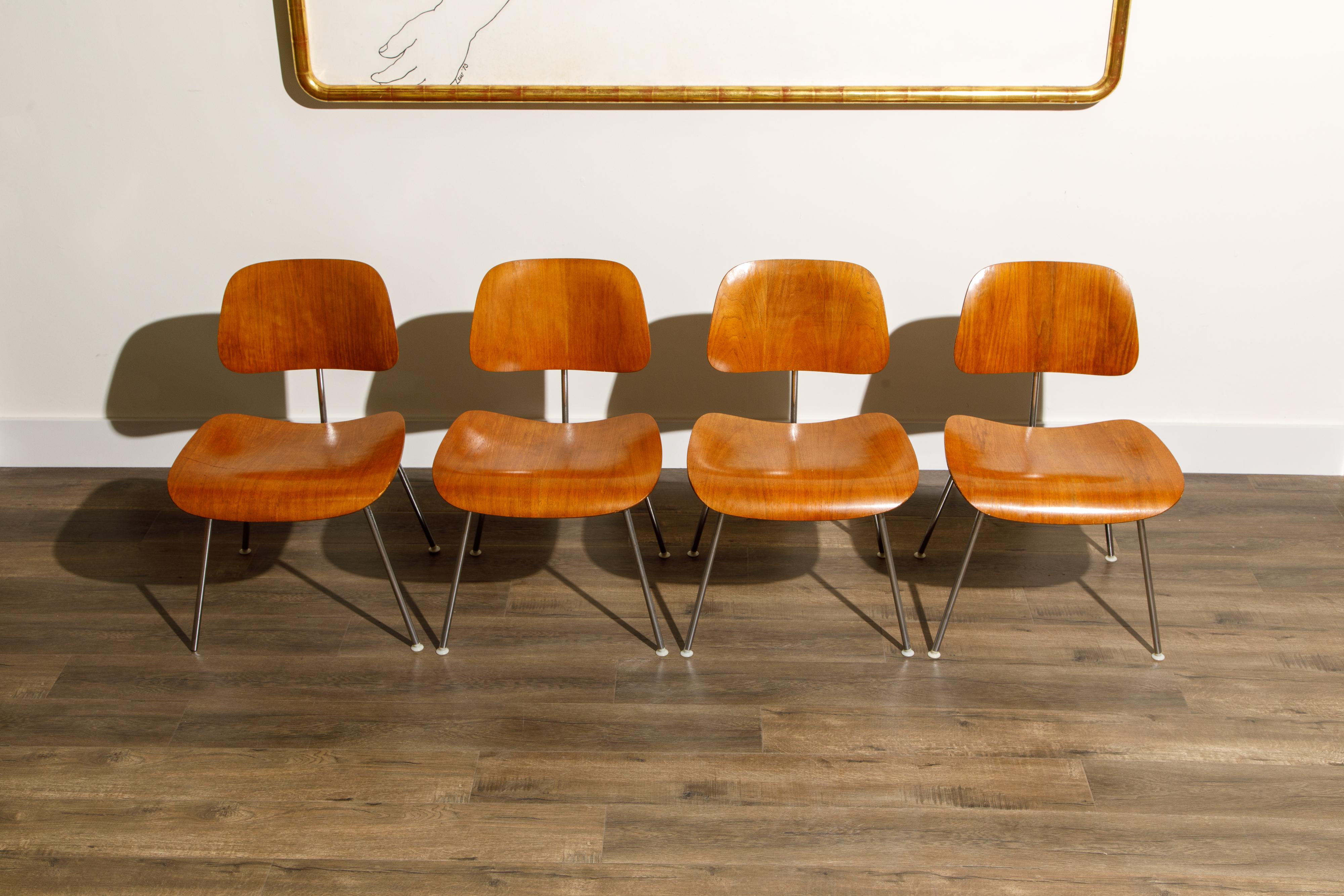Américain chaises 'DCM' des années 1950 par Charles Eames pour Herman Miller:: signées