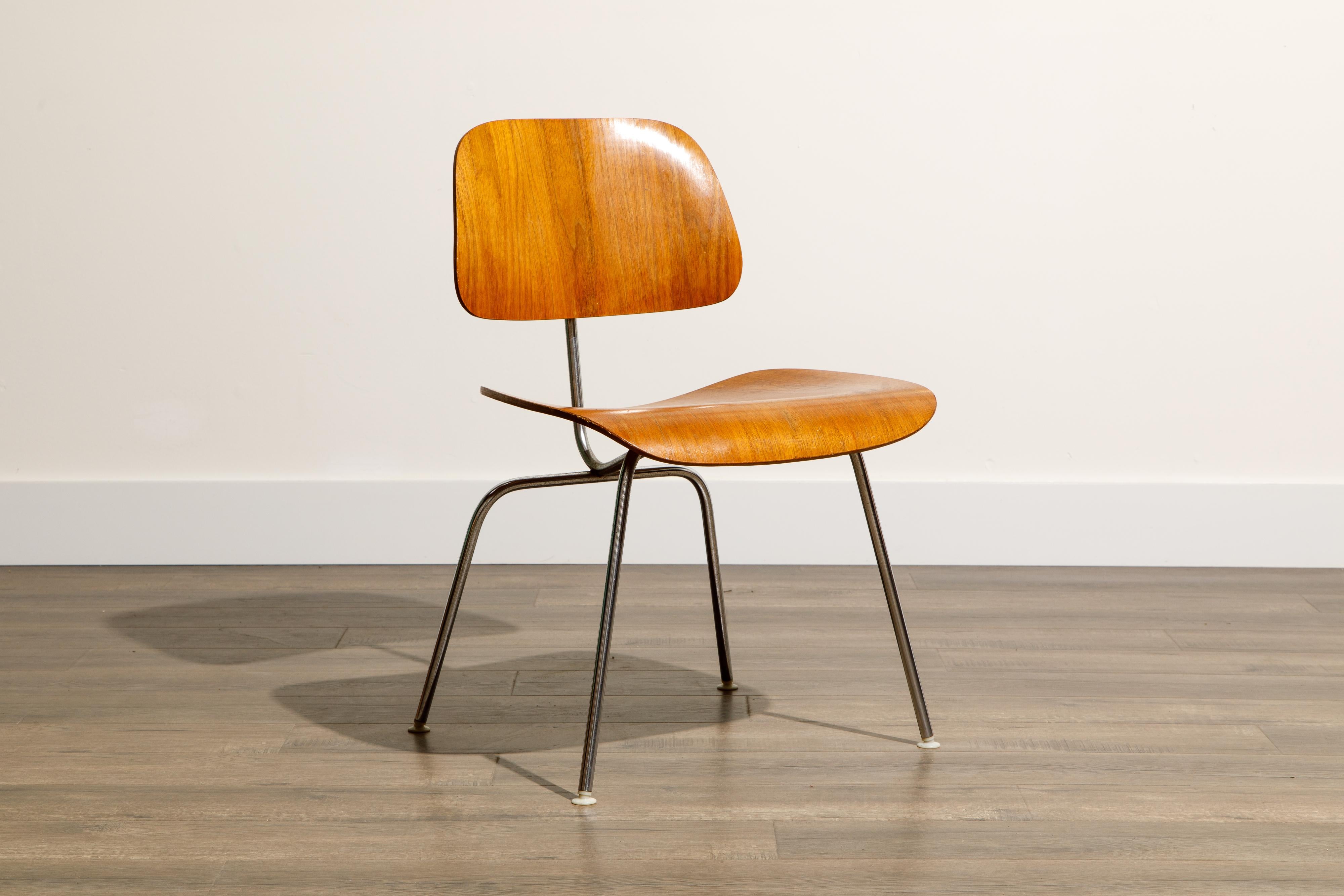 chaises 'DCM' des années 1950 par Charles Eames pour Herman Miller:: signées 5