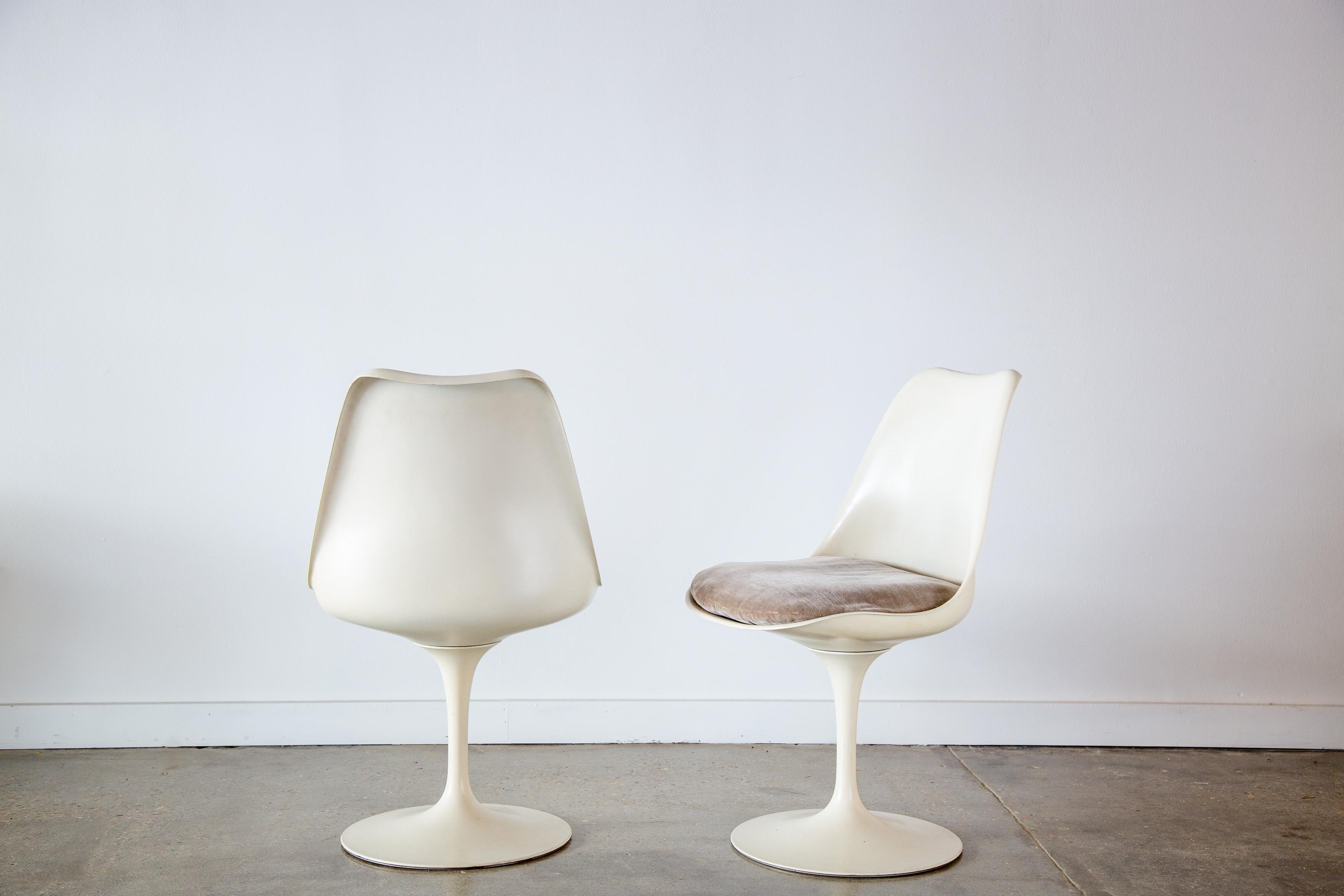 1950s Early Tulip Swivel Chairs by Eero Saarinen for Knoll - a pair In Good Condition For Sale In Virginia Beach, VA