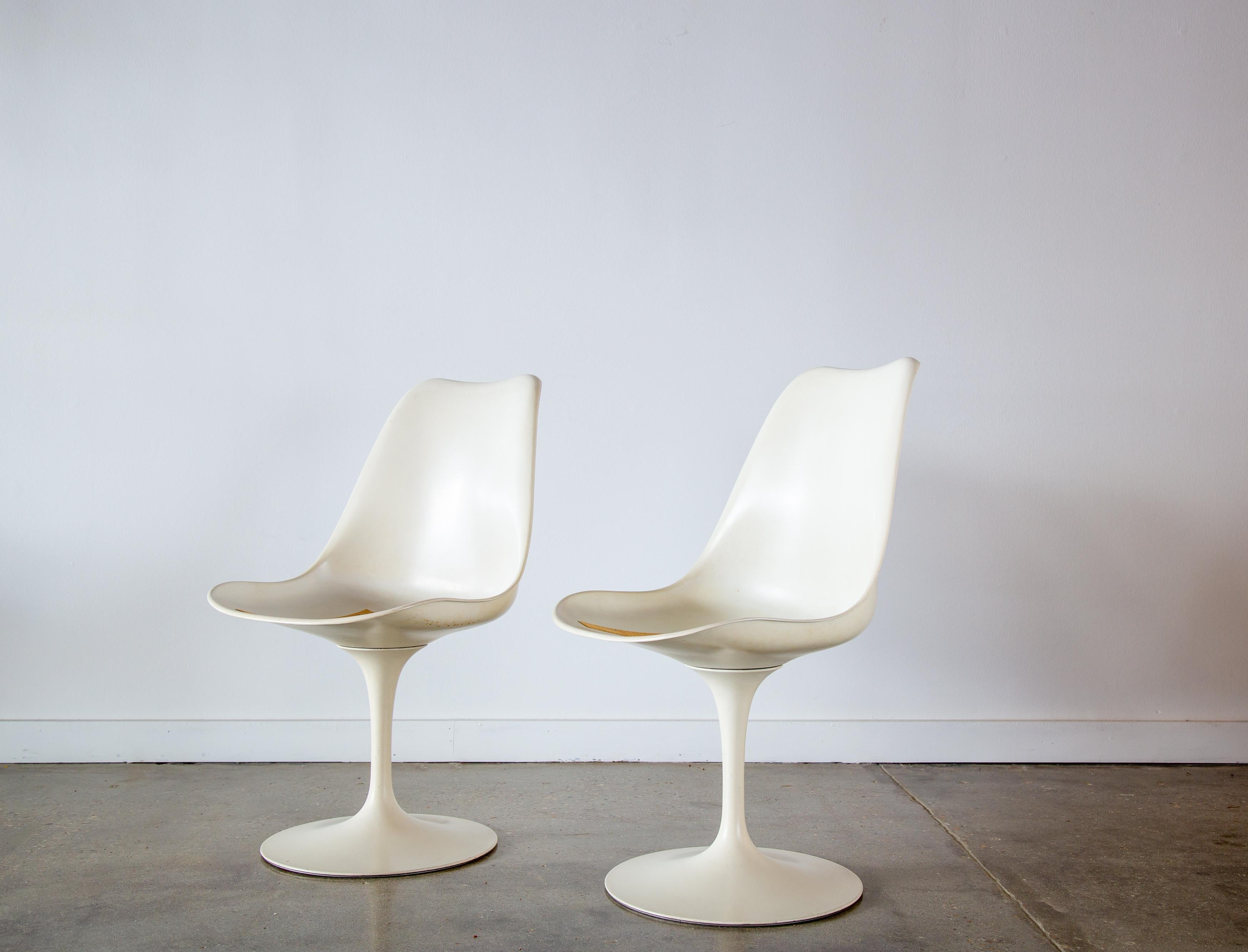 1950s Early Tulip Swivel Chairs by Eero Saarinen for Knoll - a pair For Sale 2