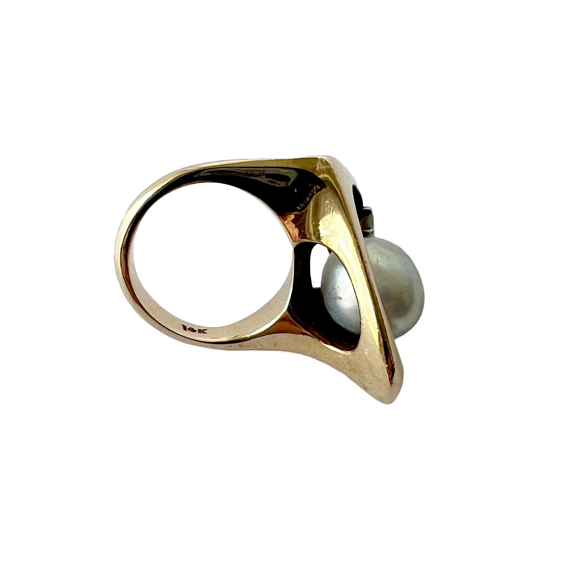 1950s Ed Wiener 14K Gold Grey Baroque Pearl Diamond American Modernist Ring In Good Condition In Palm Springs, CA