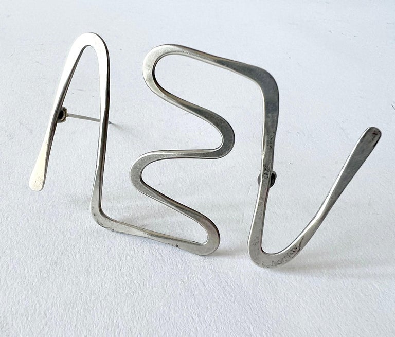 1950s Ed Wiener Sterling Silver New York Modernist Squiggle Brooch In Good Condition For Sale In Los Angeles, CA