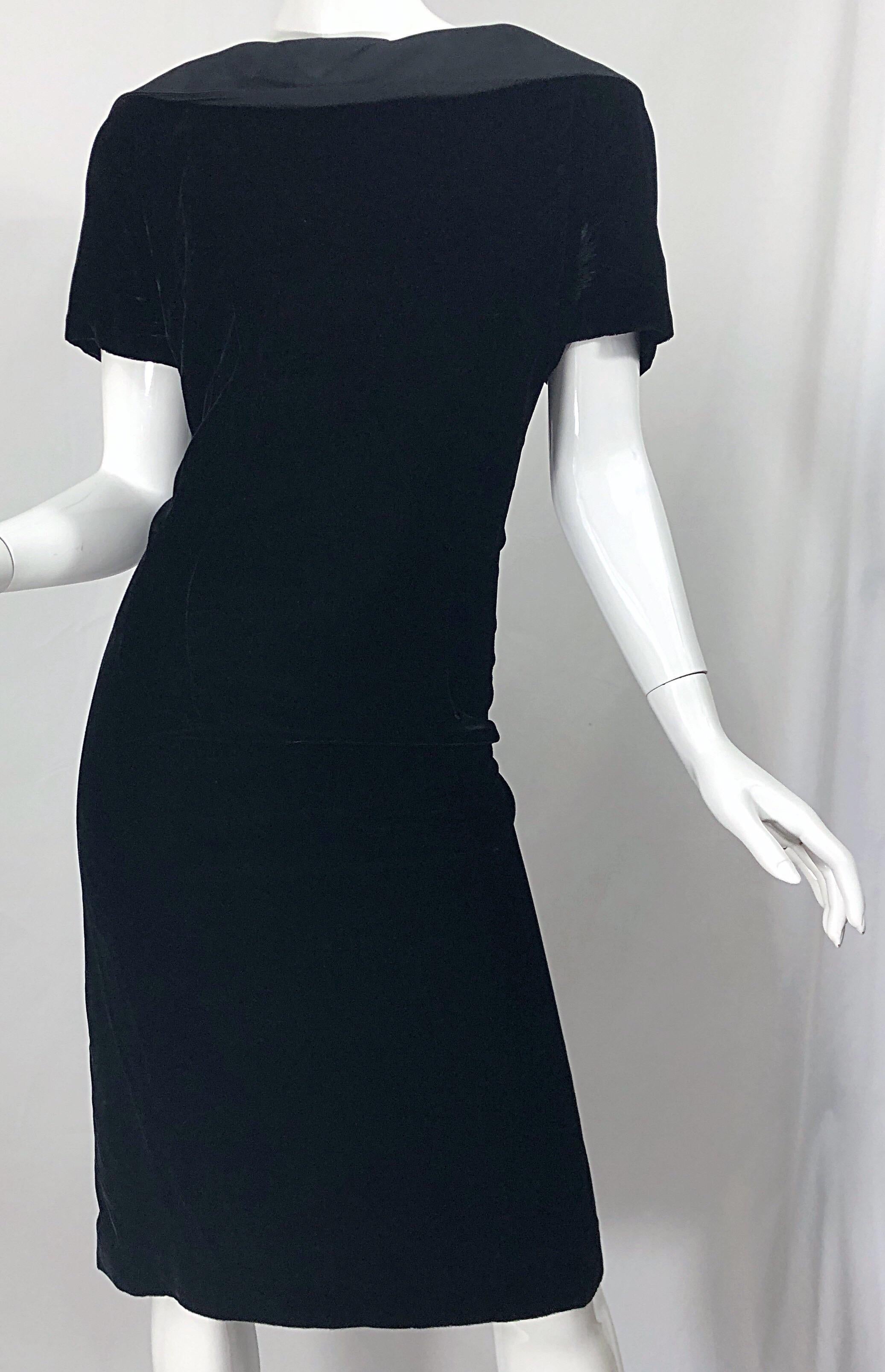 1950s Edith Flagg Large Size Black Silk Velvet Vintage 50s Wiggle Dress For Sale 1