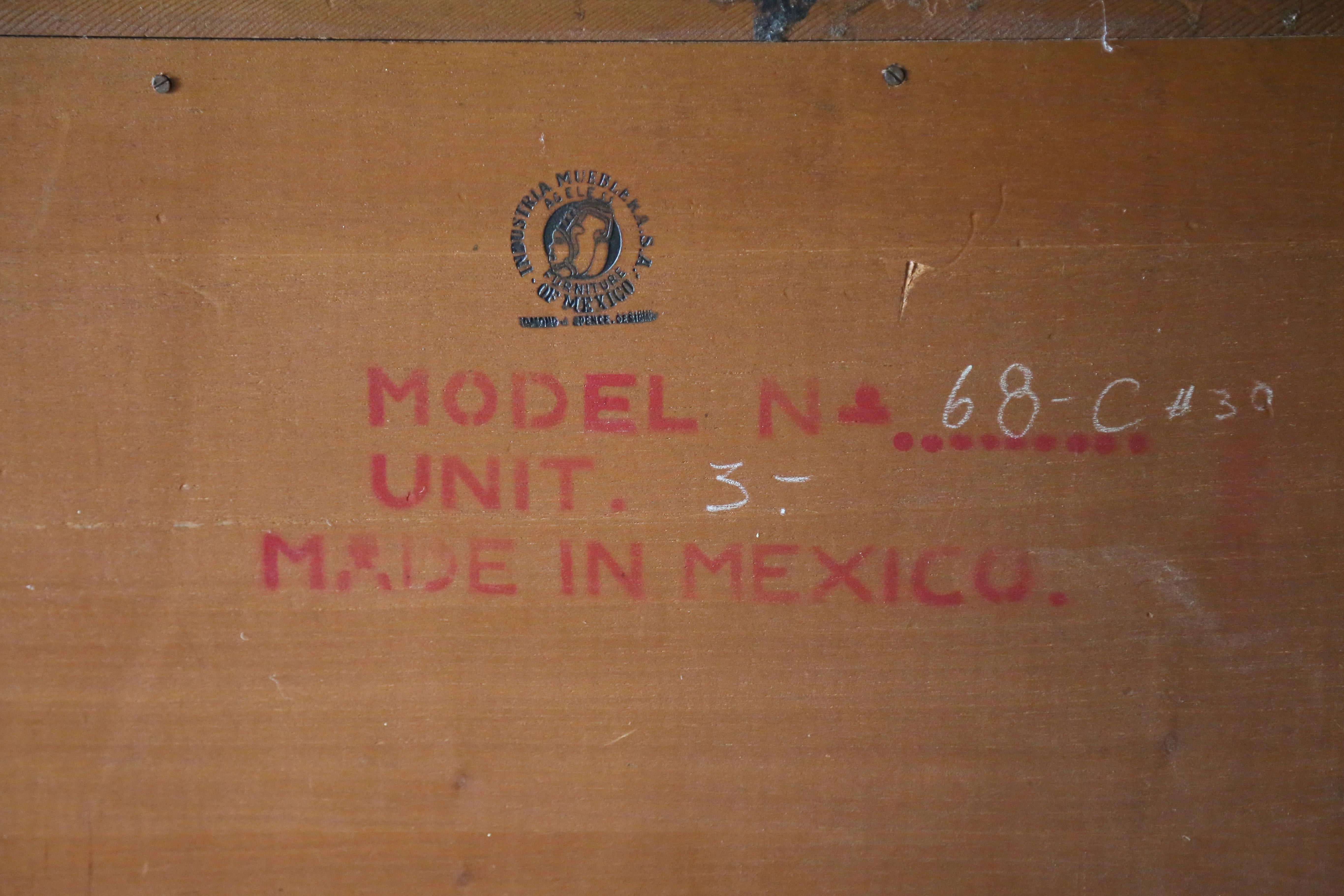Credenza de caoba Edmond Spence de los años 50 para Industria Meublera Modernismo mexicano en venta 1