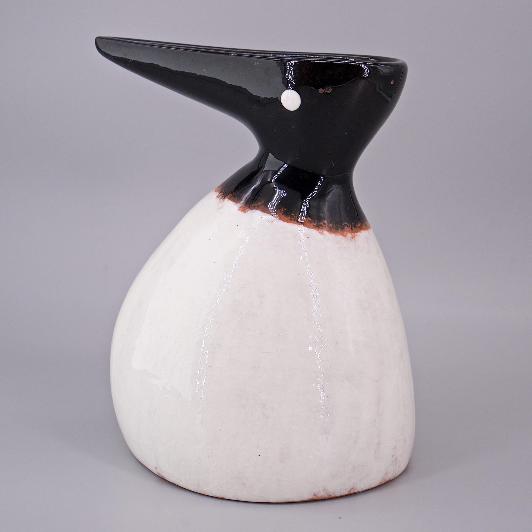 1950s Edmund Ronaky Jaru California Art Pottery Sea Bird Vessel like Tackett In Distressed Condition In Hyattsville, MD