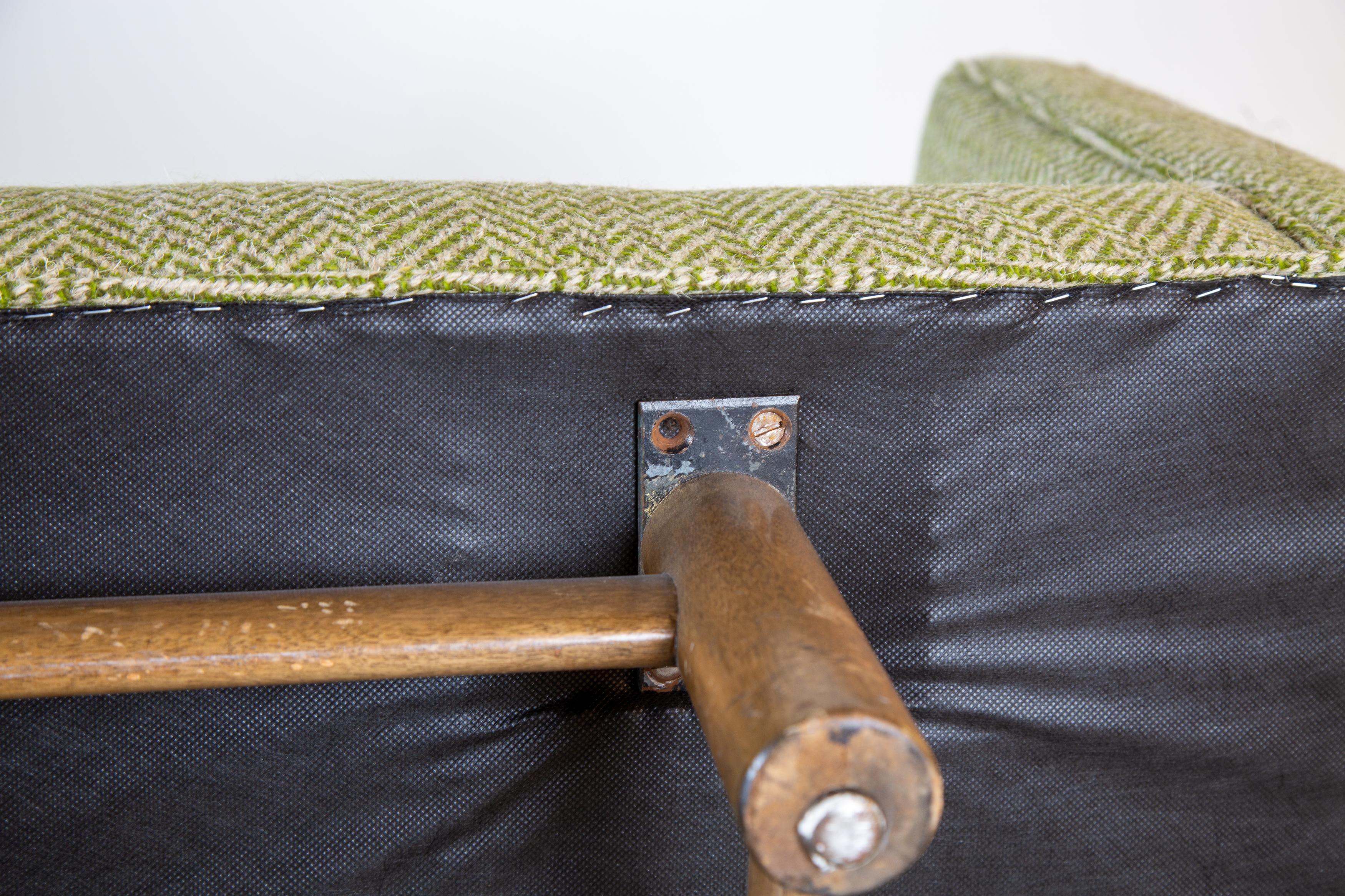 1950s Edward Wormley Dunbar Green Wool Sofa model 5138 Mahogany Base (2 avail) For Sale 4