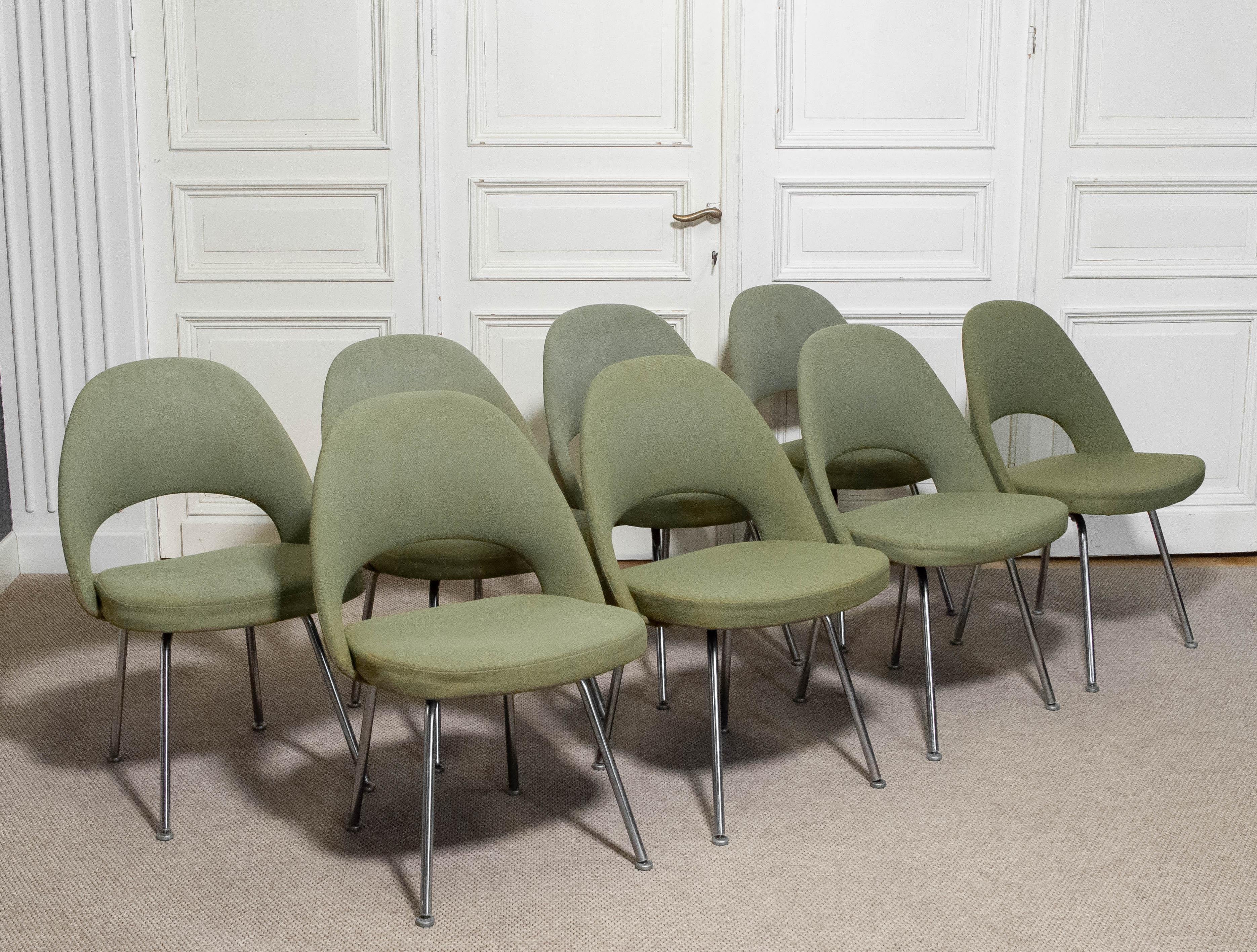 1950s Eero Saarinen Model No 72 Chairs Set of Eight en vente 1