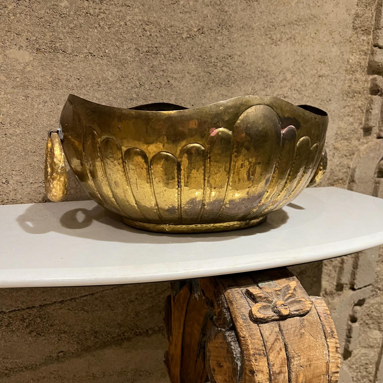 1950s Egidio Casagrande Italian Hammered Brass Centerpiece Bowl Italie