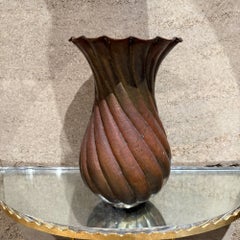 Vaso in ottone patinato Egidio Casagrande Italia del 1950