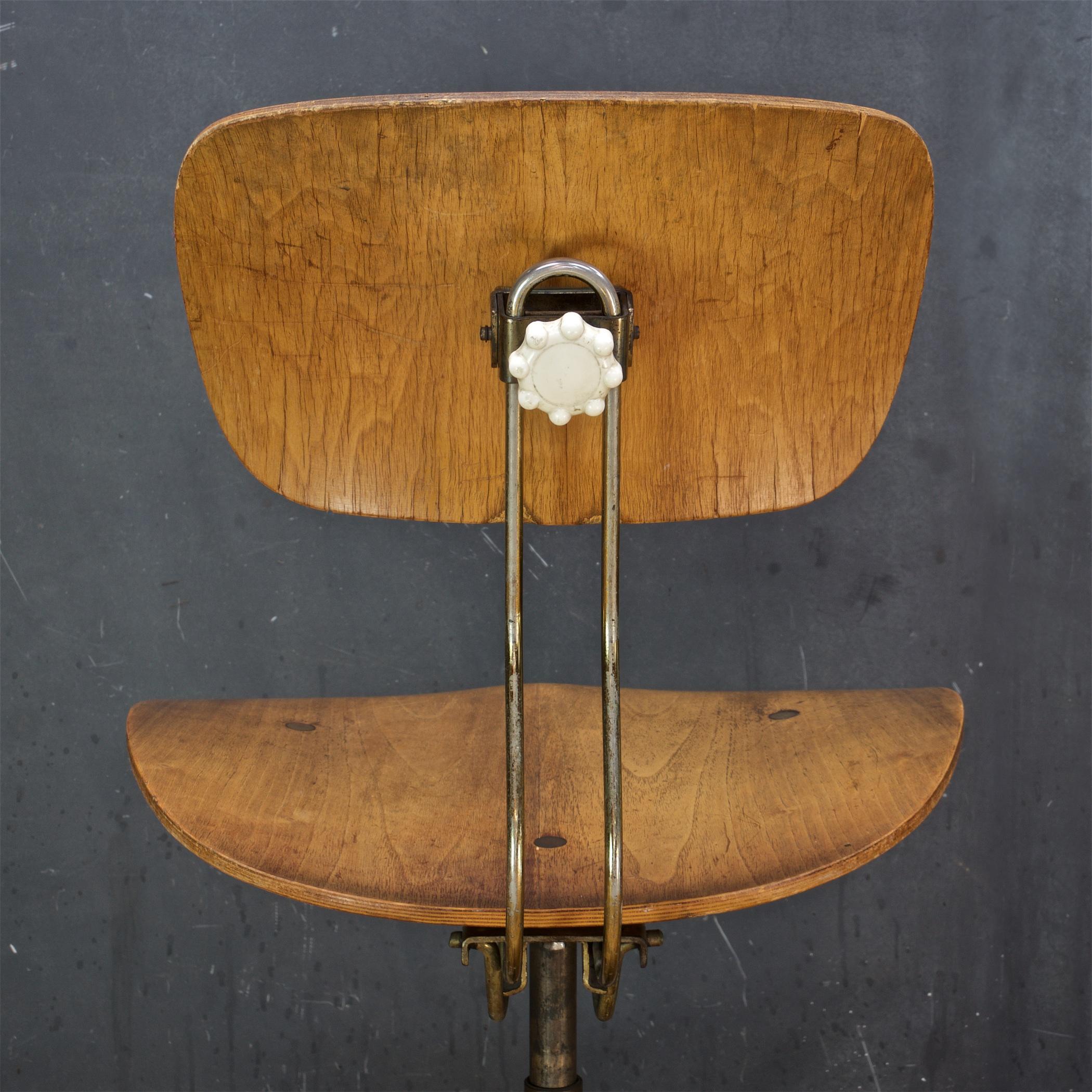 German 1950s Egon Eiermann Organic Industrial Bent Plywood Desk Chair SE40 Wilde+Spieth For Sale
