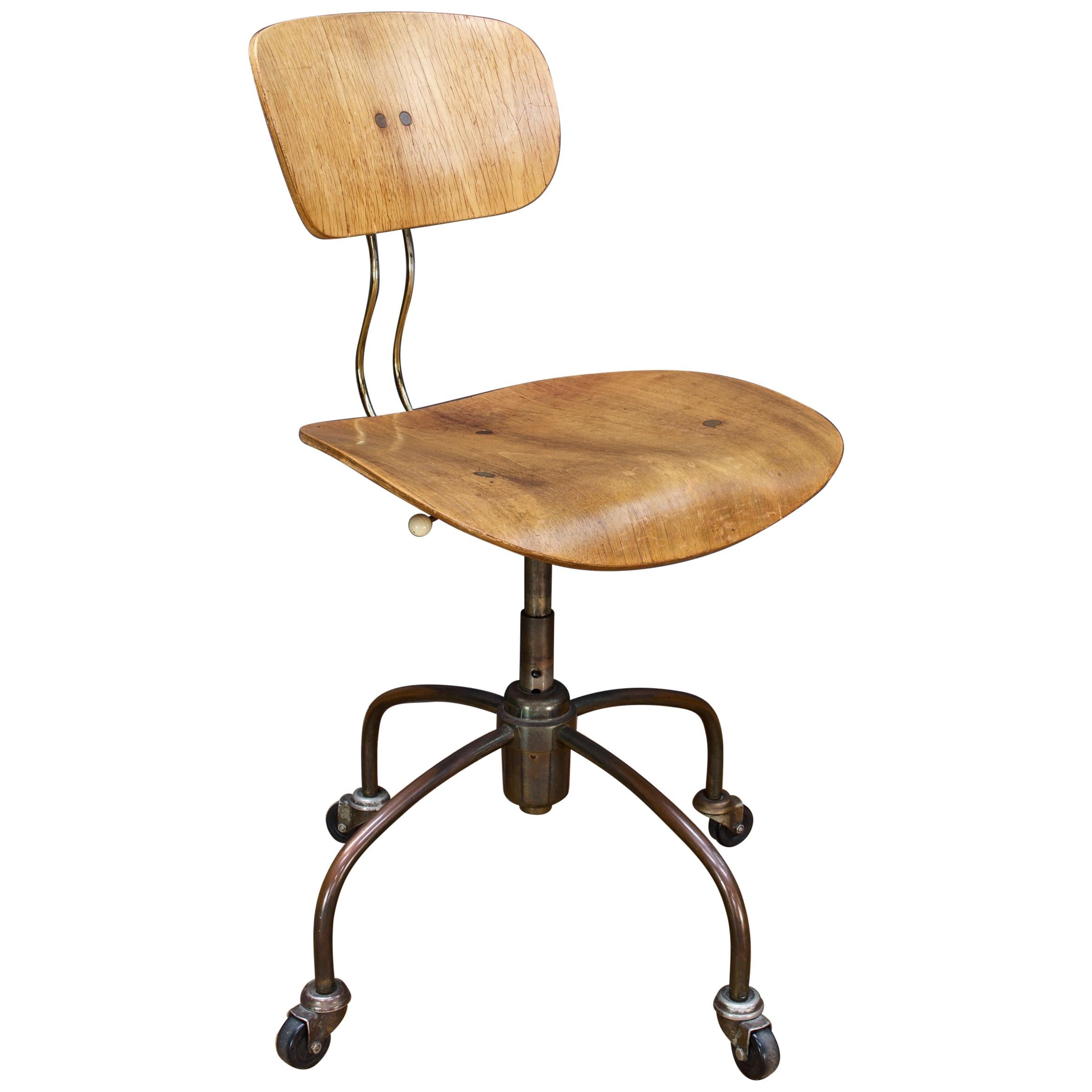 1950s Egon Eiermann Organic Industrial Bent Plywood Desk Chair SE40 Wilde+Spieth For Sale