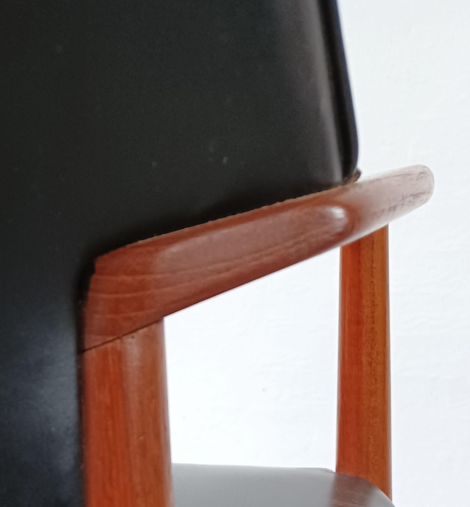 1950s Ejnar Larsen, Aksel Bender Madsen Fully Restored Reupholstered Armchair  For Sale 5